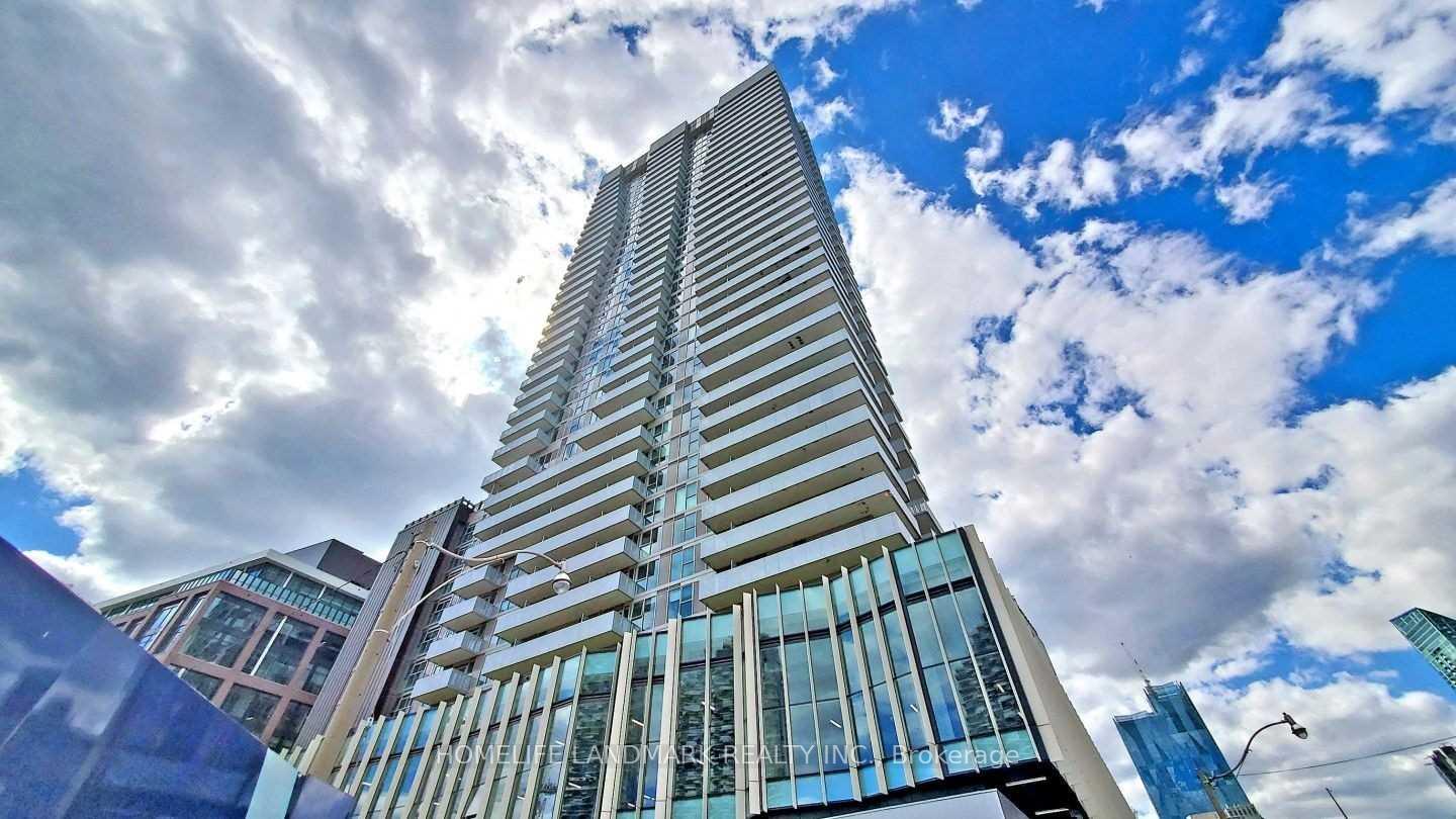 Front of Unit 2006, 20 Richardson Street