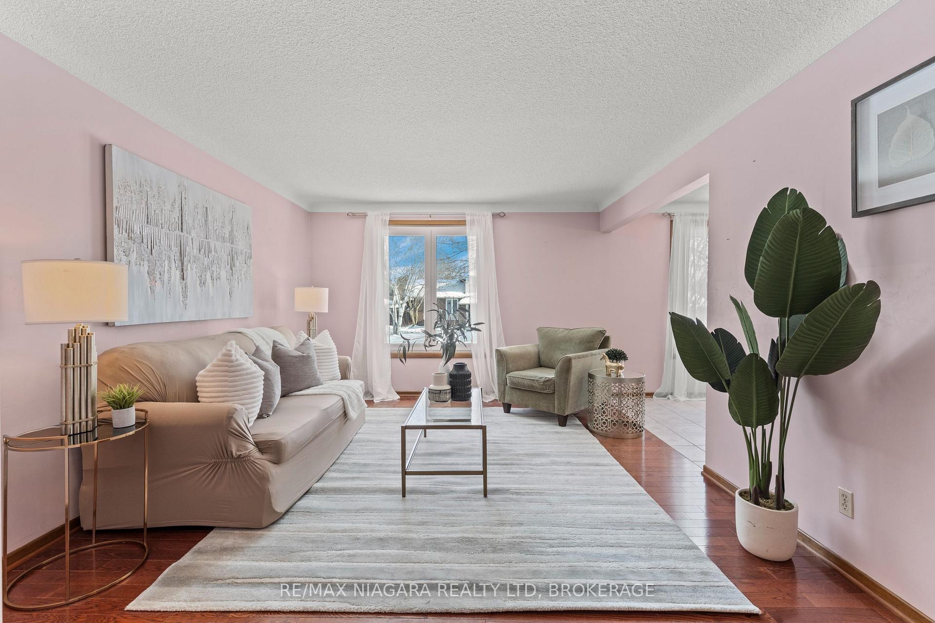 Photo 25 of 51 Royal Oak Drive, St. Catharines, Martindale Pond — HOMEH