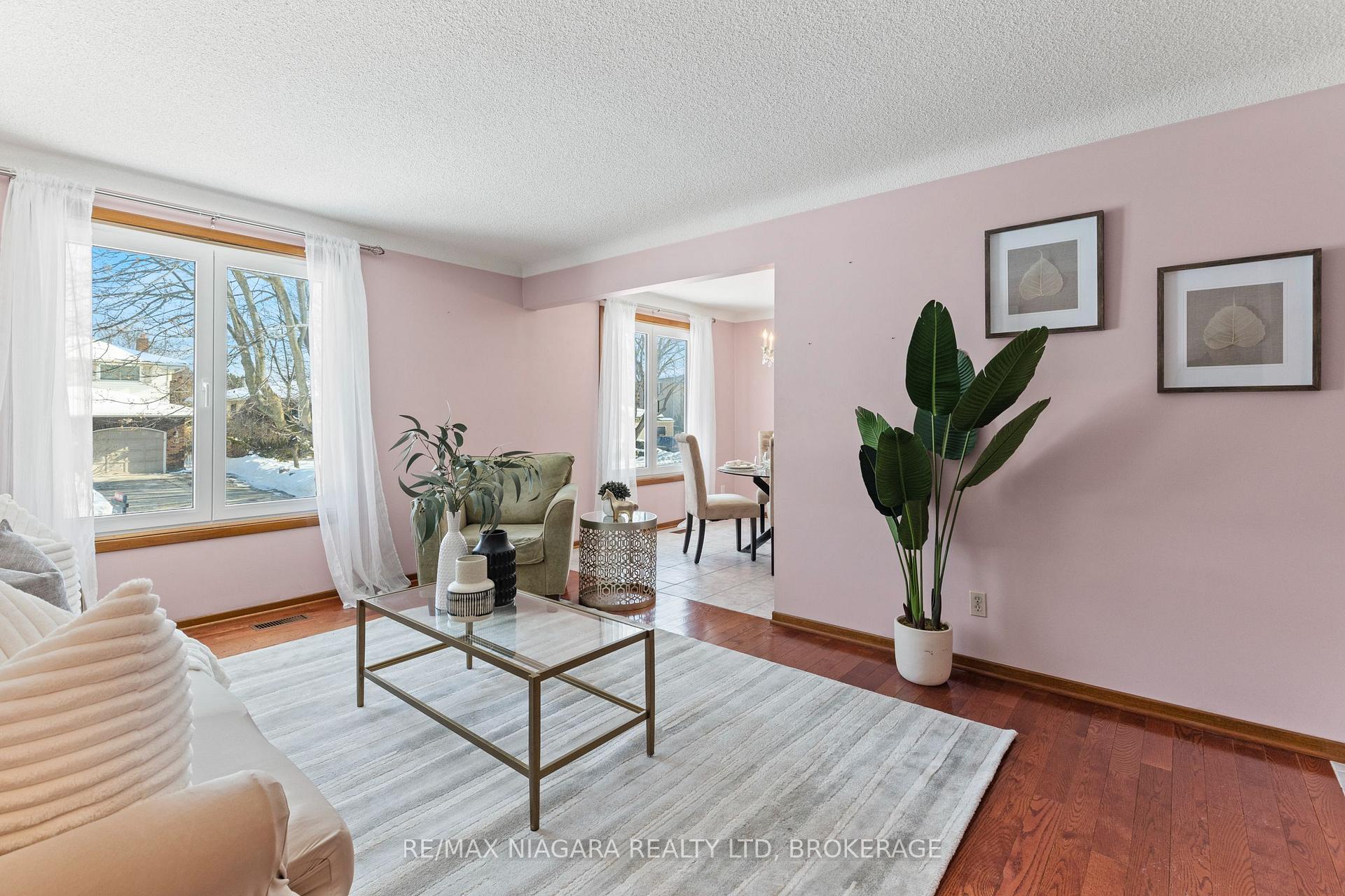 Photo 27 of 51 Royal Oak Drive, St. Catharines, Martindale Pond — HOMEH