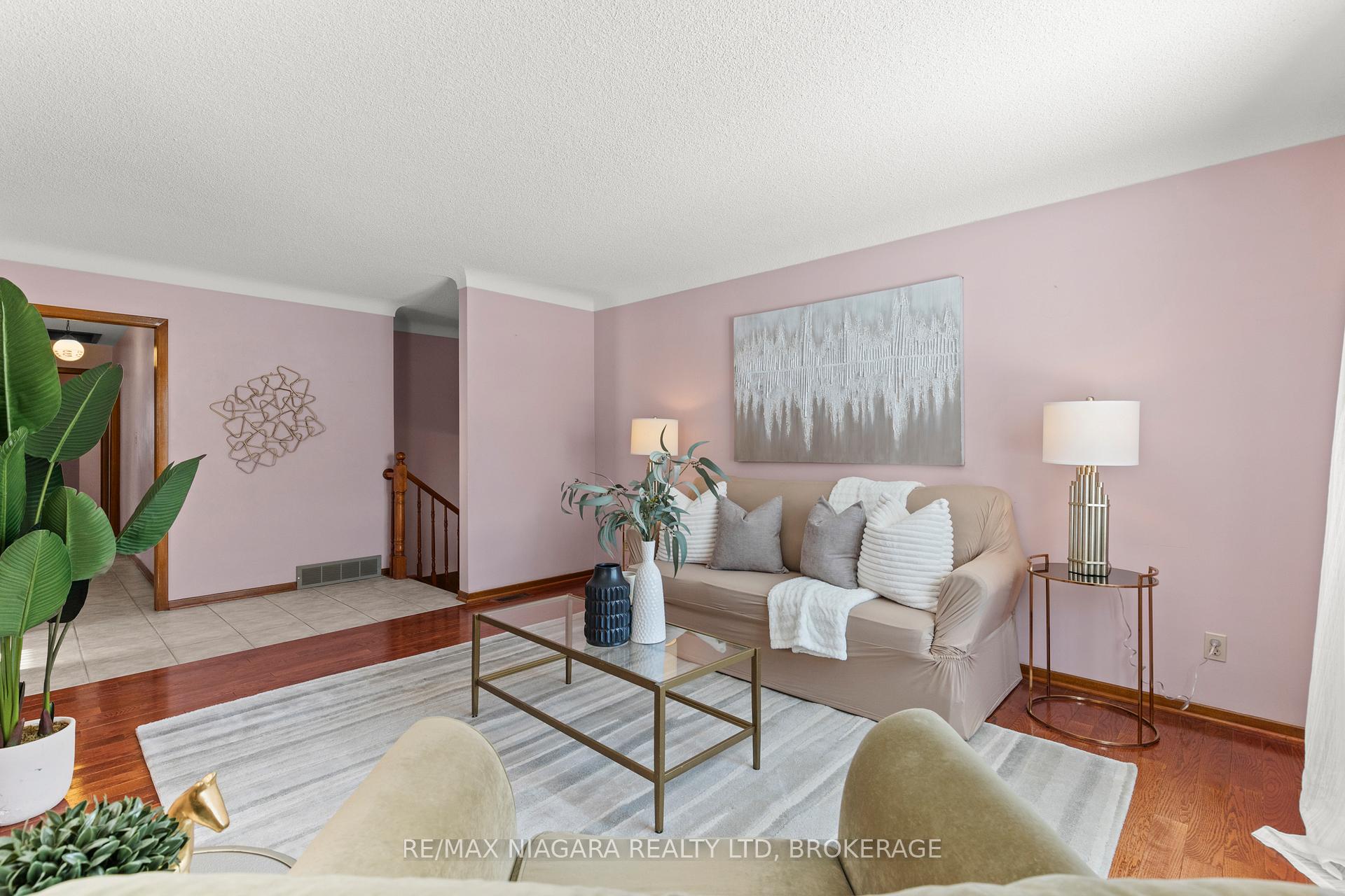 Photo 28 of 51 Royal Oak Drive, St. Catharines, Martindale Pond — HOMEH