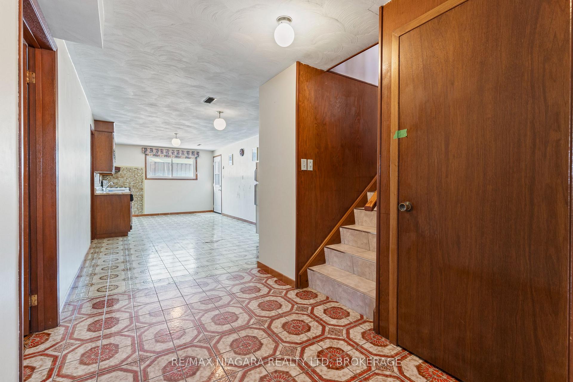 Photo 61 of 51 Royal Oak Drive, St. Catharines, Martindale Pond — HOMEH
