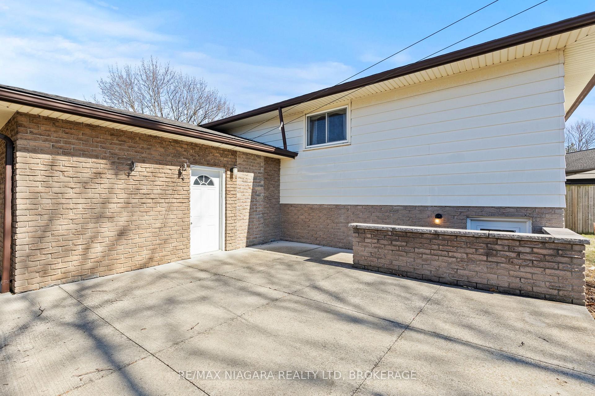 Photo 76 of 51 Royal Oak Drive, St. Catharines, Martindale Pond — HOMEH