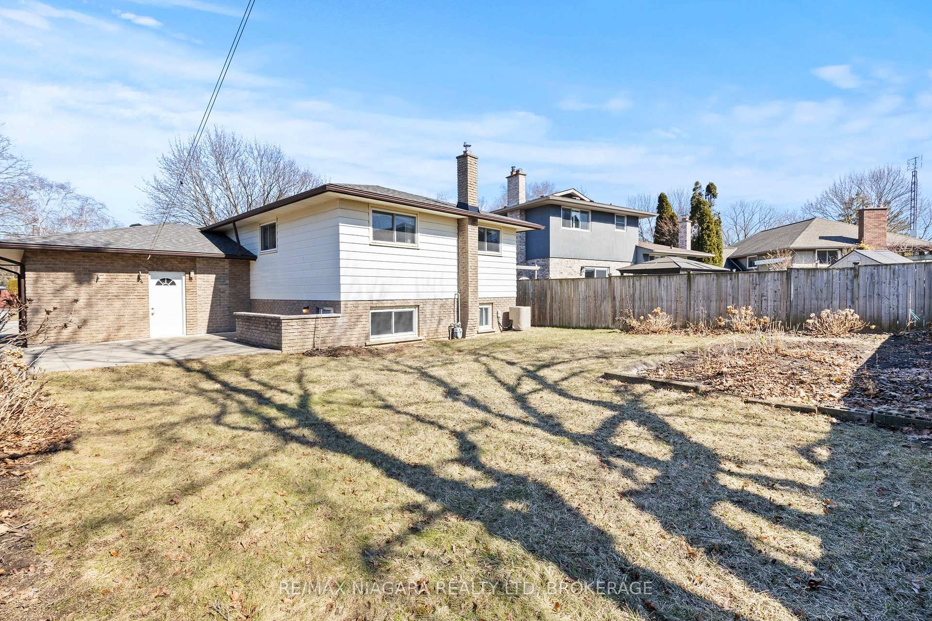 Photo 78 of 51 Royal Oak Drive, St. Catharines, Martindale Pond — HOMEH
