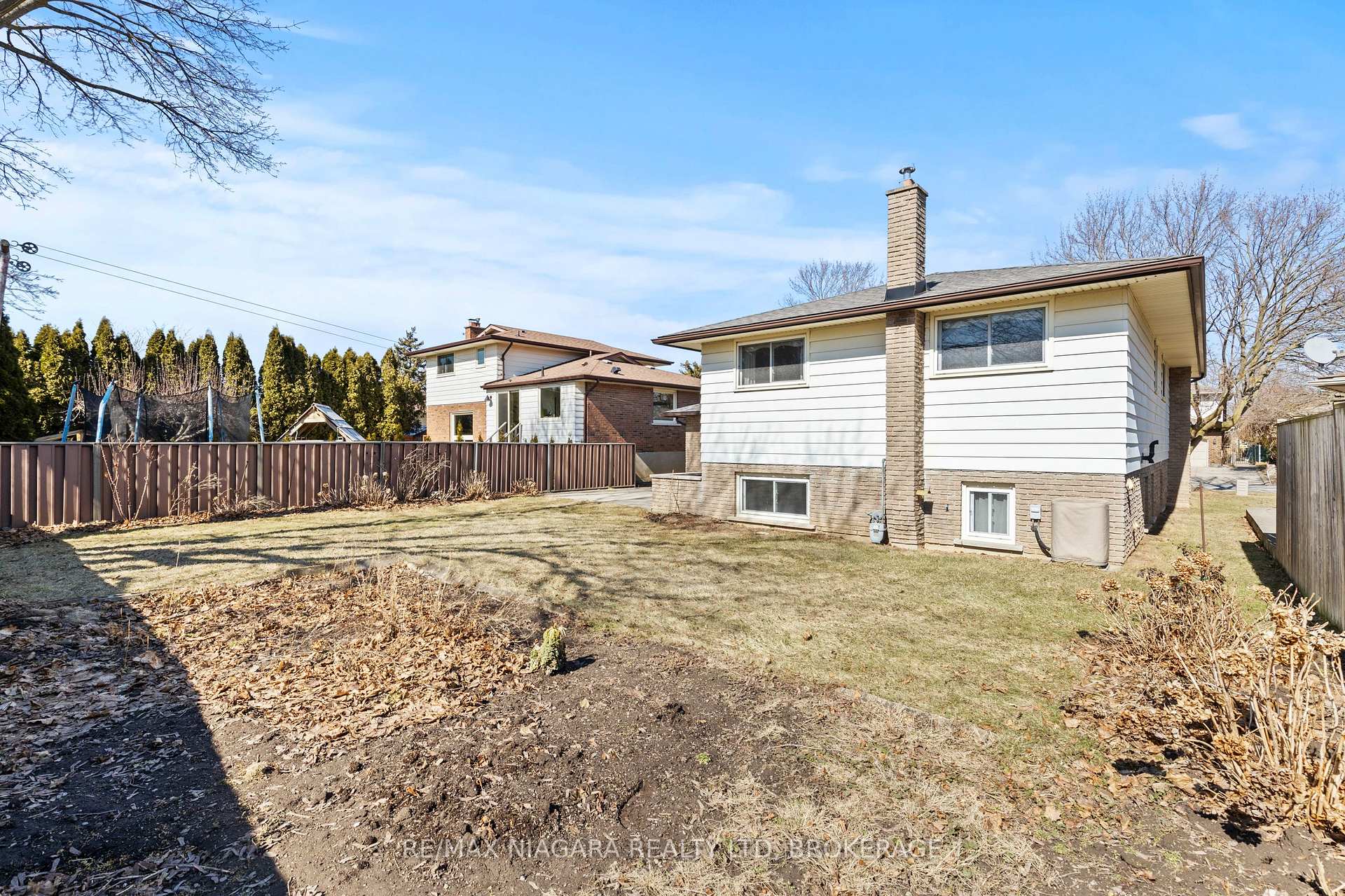 Photo 79 of 51 Royal Oak Drive, St. Catharines, Martindale Pond — HOMEH