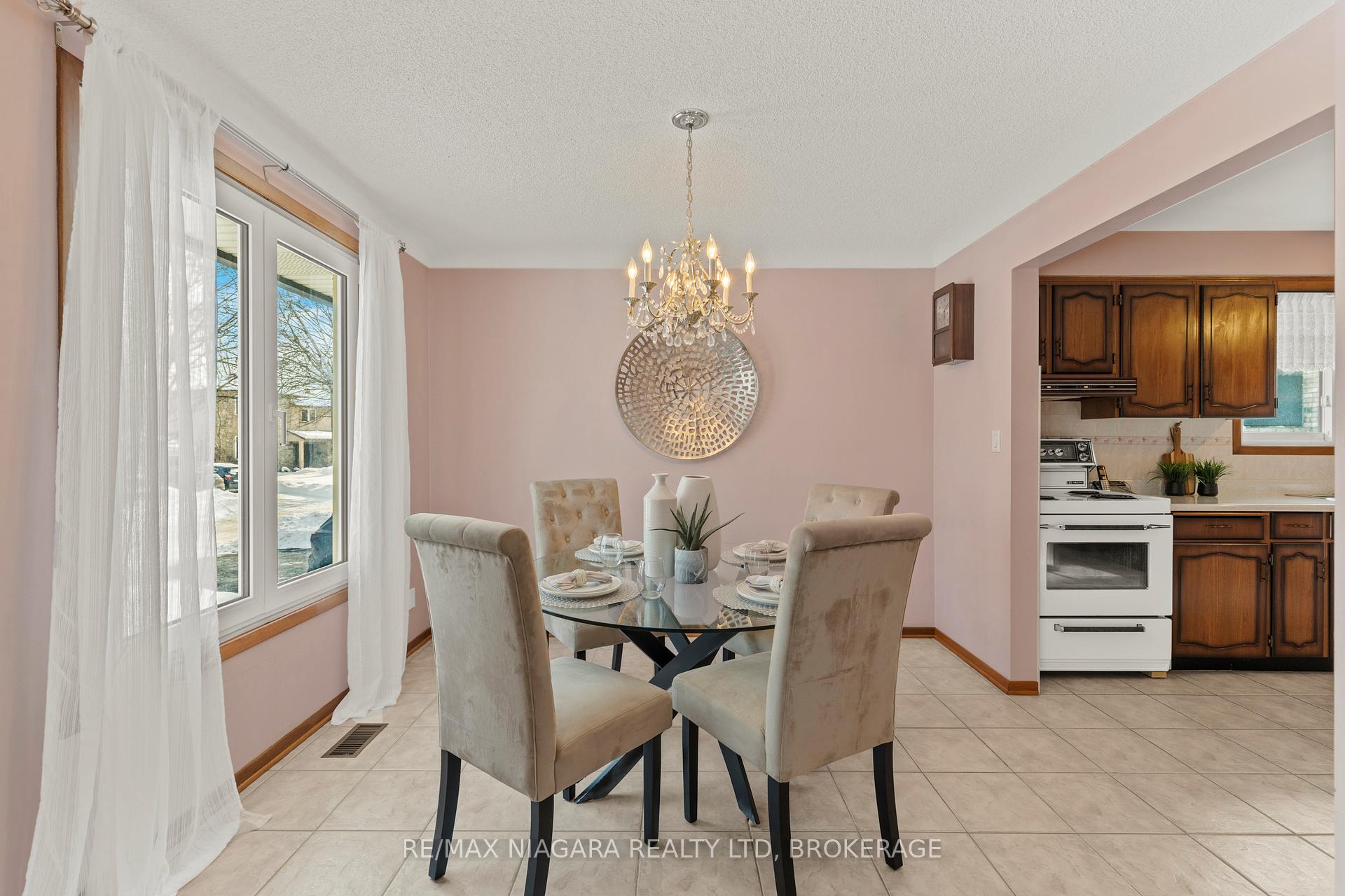 Photo 11 of 51 Royal Oak Drive, St. Catharines, Martindale Pond — HOMEH