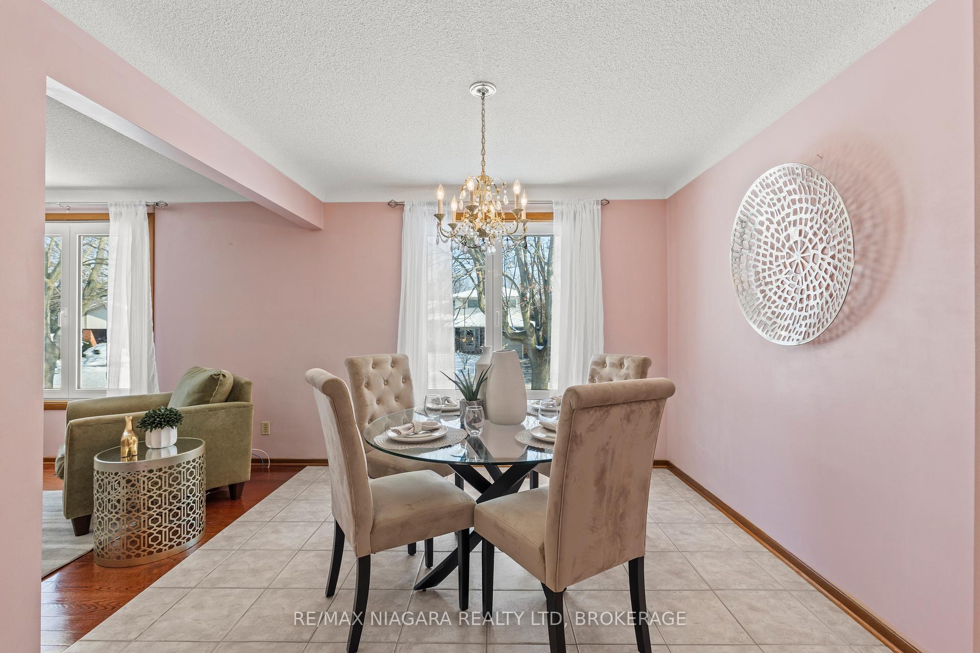 Photo 12 of 51 Royal Oak Drive, St. Catharines, Martindale Pond — HOMEH