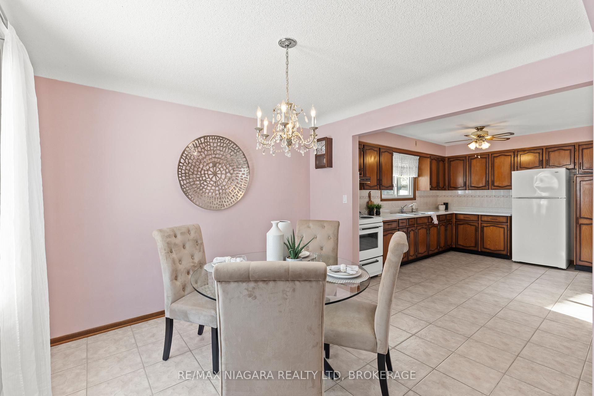 Photo 13 of 51 Royal Oak Drive, St. Catharines, Martindale Pond — HOMEH
