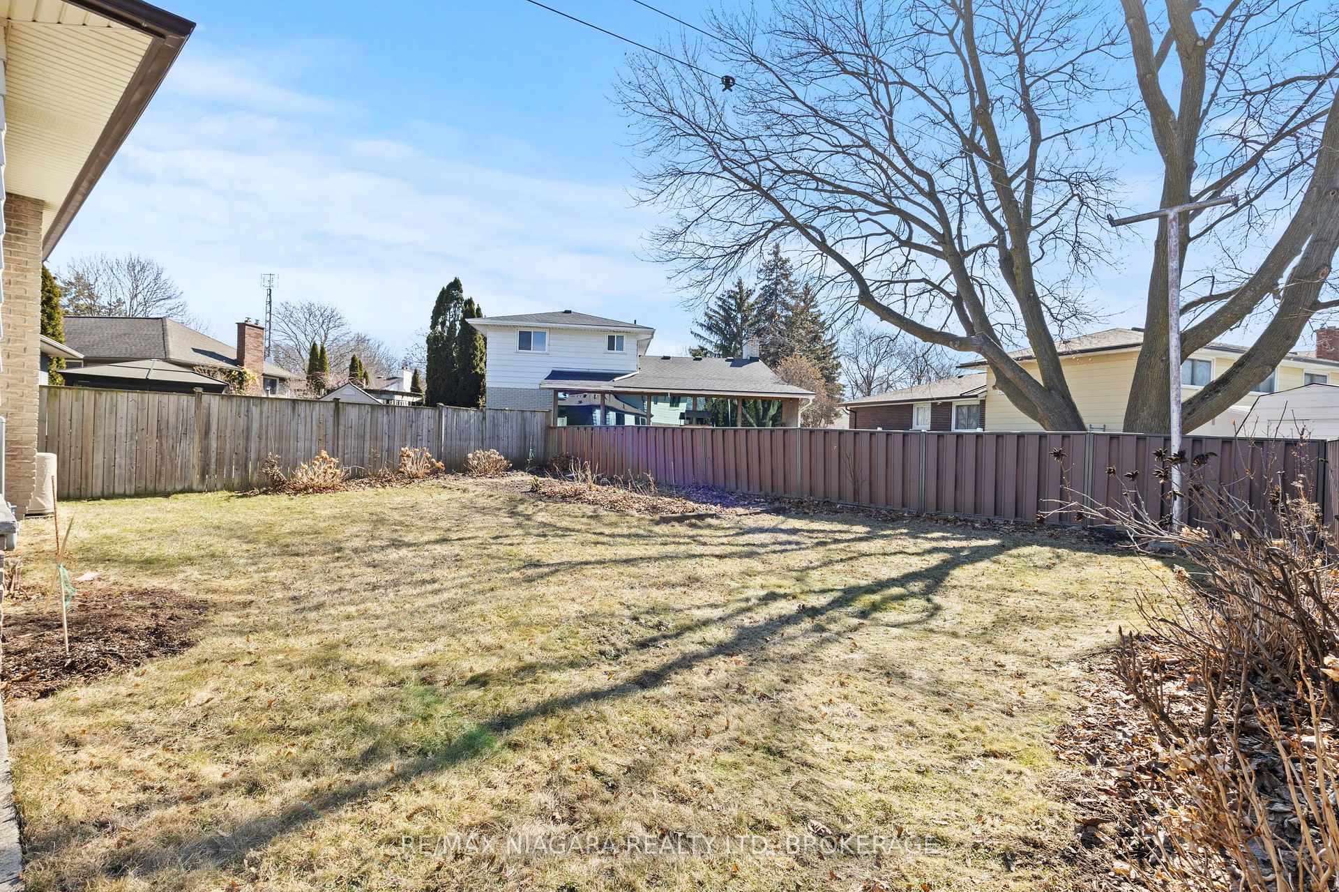 Photo 60 of 51 Royal Oak Drive, St. Catharines, Martindale Pond — HOMEH