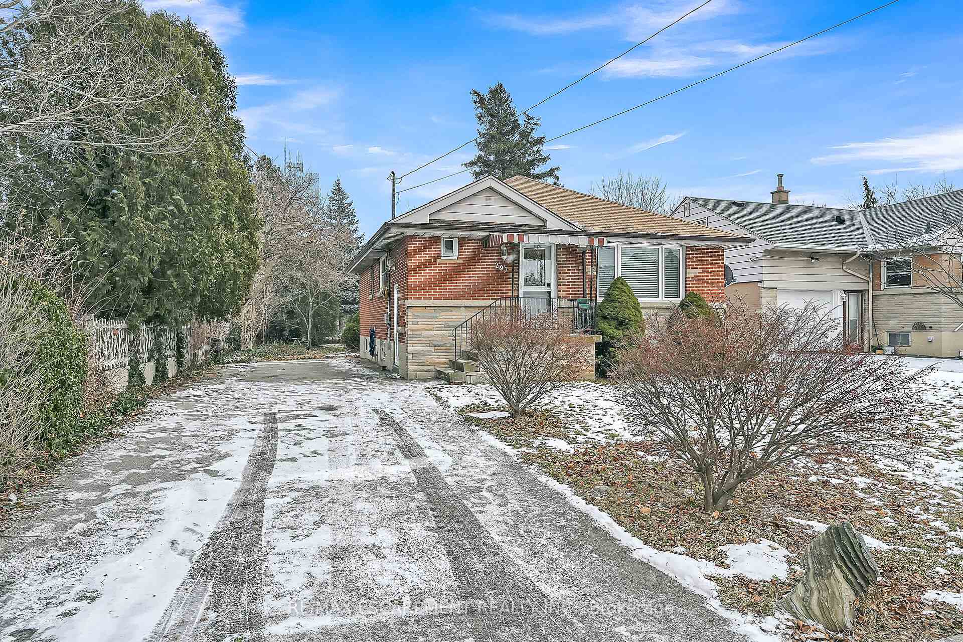 Photo 2 of 297 East 36th Street, Hamilton, Macassa — HOMEH