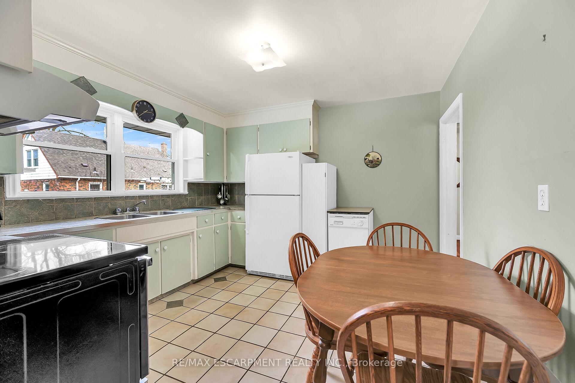 Photo 8 of 297 East 36th Street, Hamilton, Macassa — HOMEH
