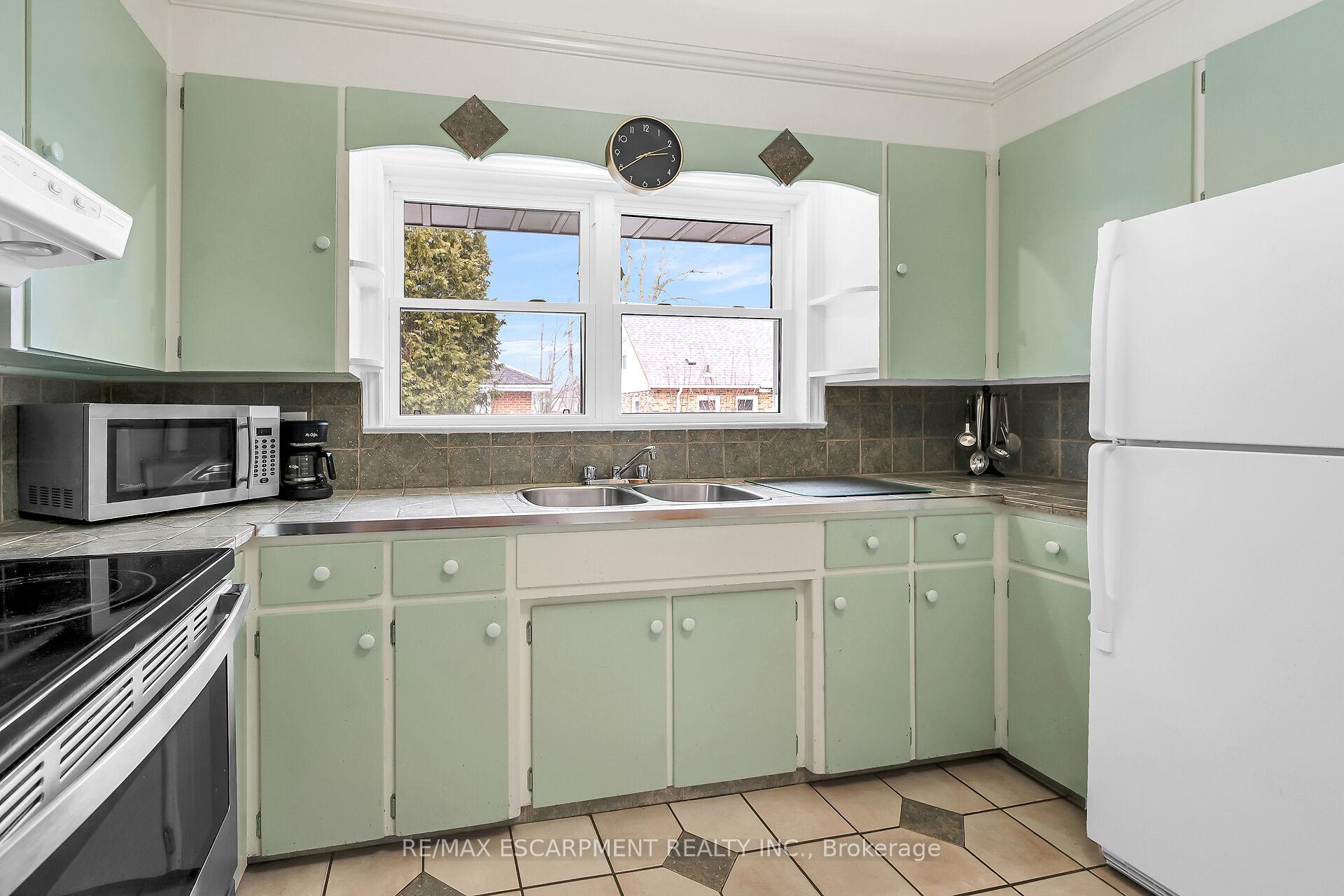 Photo 10 of 297 East 36th Street, Hamilton, Macassa — HOMEH