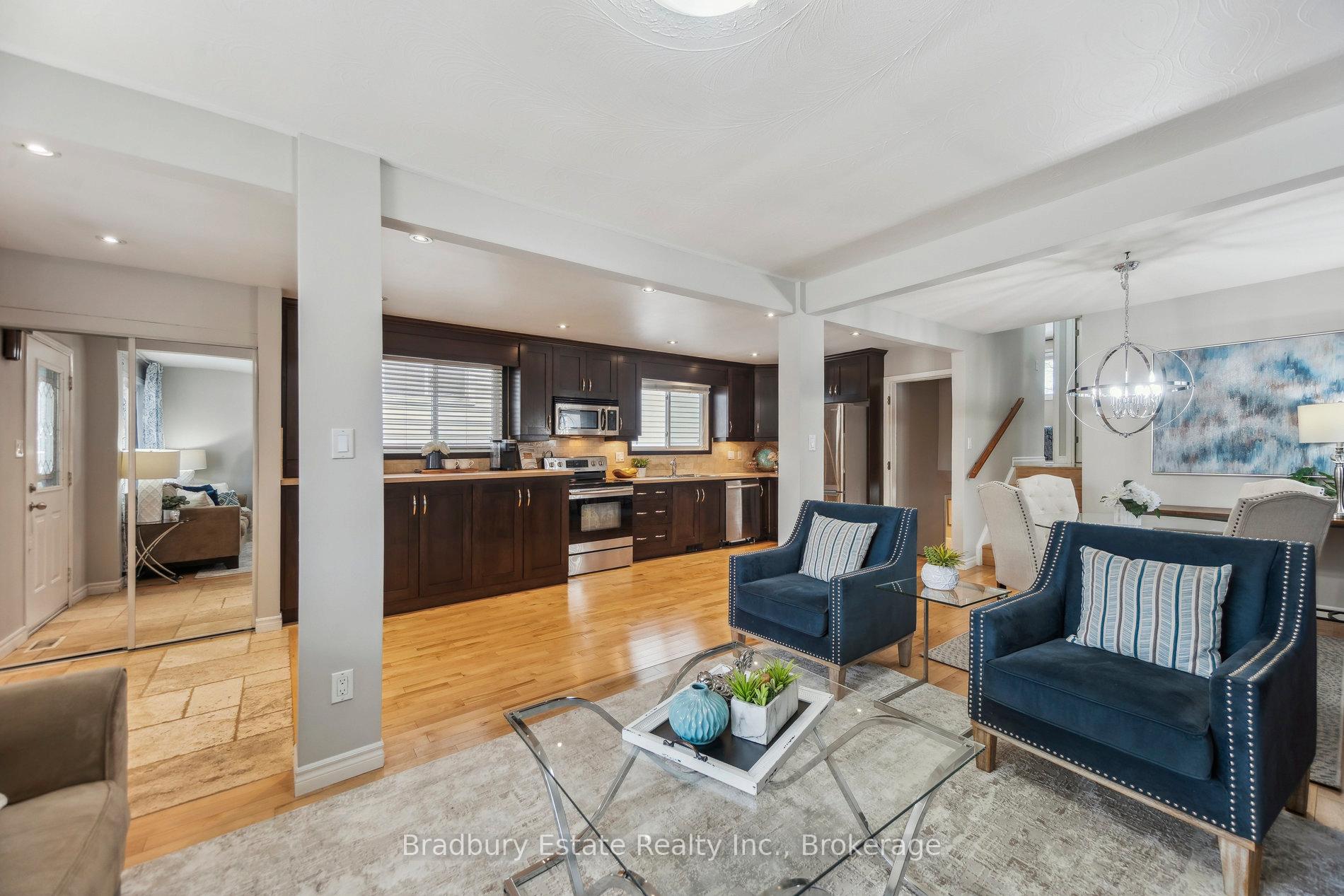 Photo 4 of 315 Berkindale Drive, Hamilton, Riverdale — HOMEH