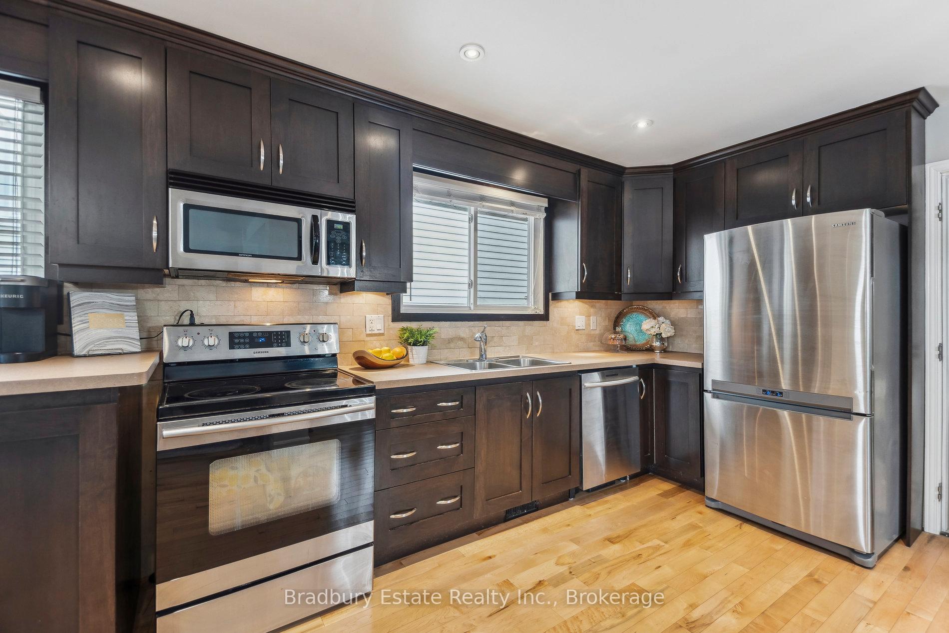 Photo 6 of 315 Berkindale Drive, Hamilton, Riverdale — HOMEH