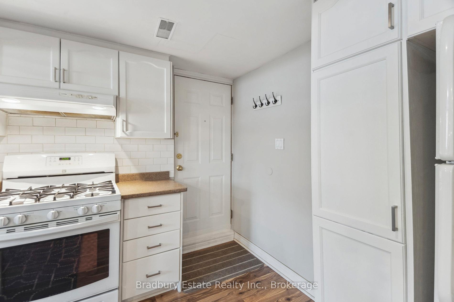 Photo 16 of 315 Berkindale Drive, Hamilton, Riverdale — HOMEH