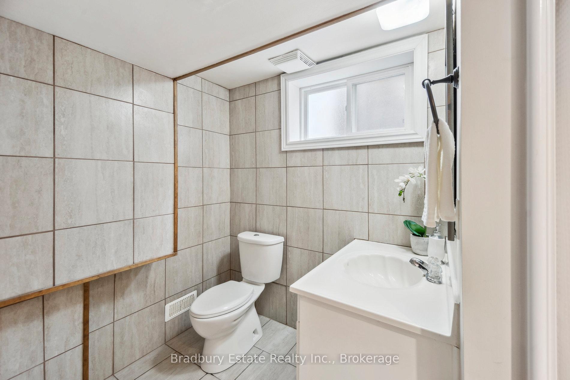 Photo 19 of 315 Berkindale Drive, Hamilton, Riverdale — HOMEH