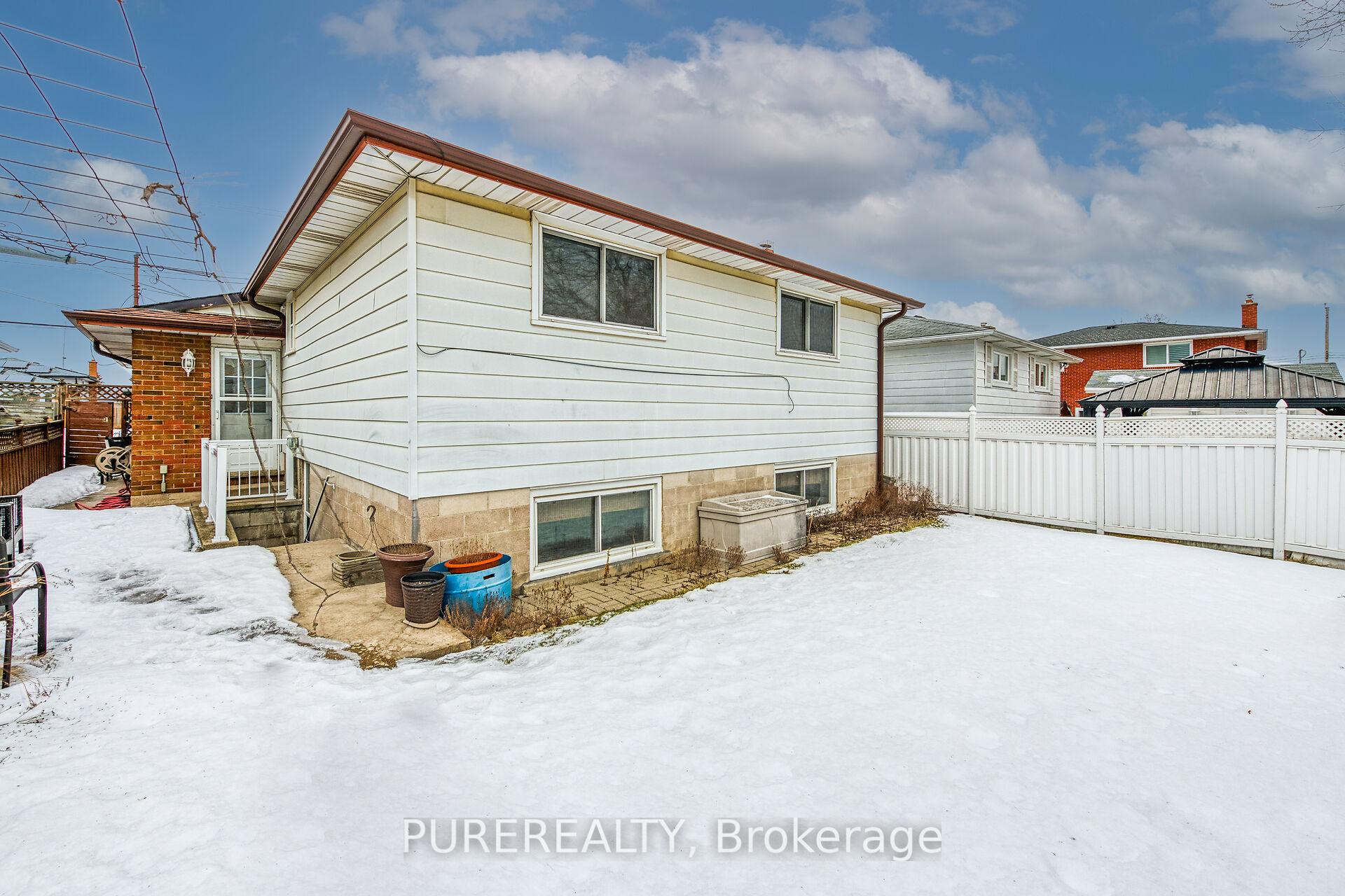 Photo 42 of 58 Quaker Crescent, Hamilton, Quinndale — HOMEH