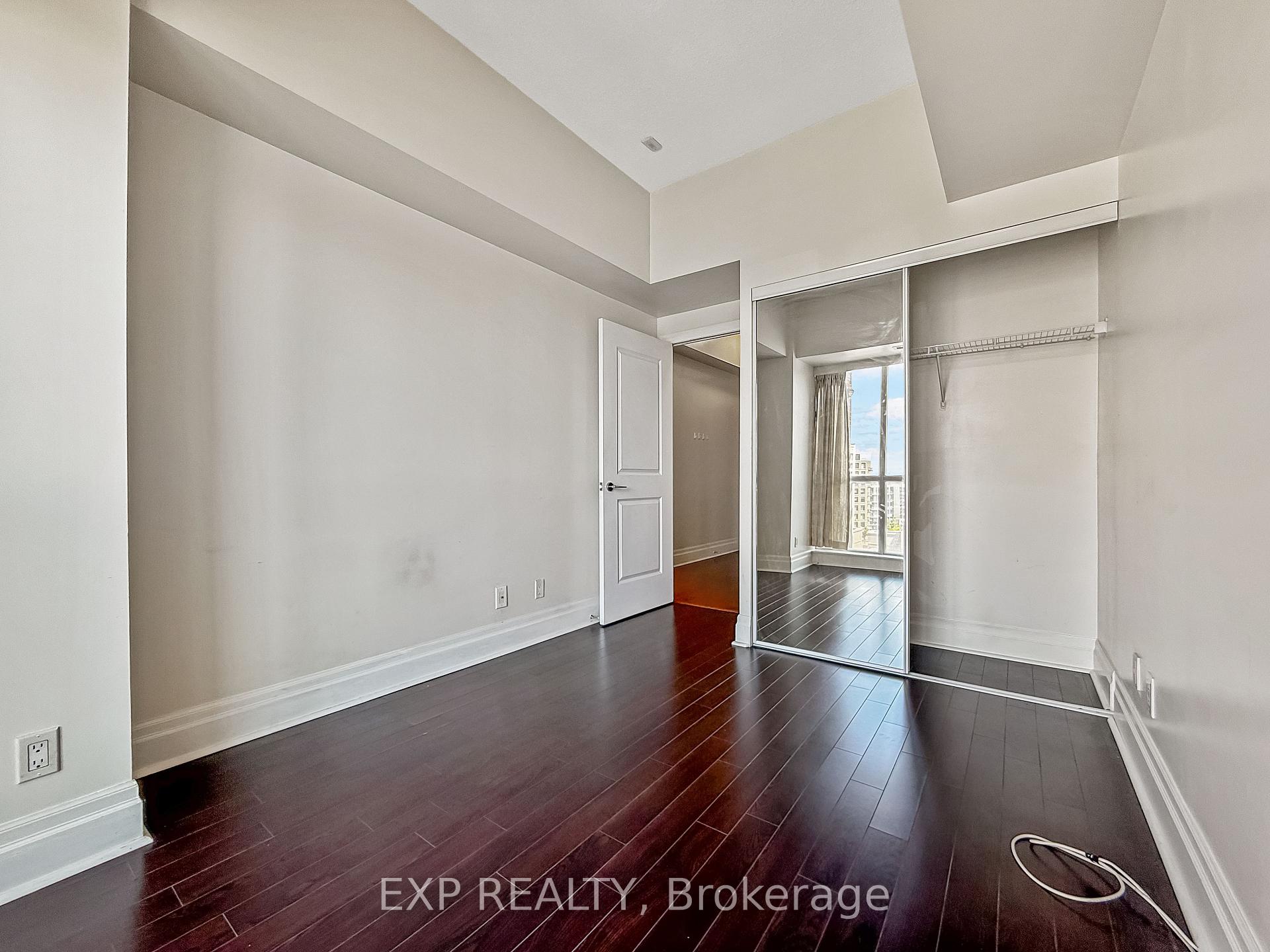 Photo 6 of Unit 702, 39 Upper Duke Crescent, Markham, Unionville — HOMEH