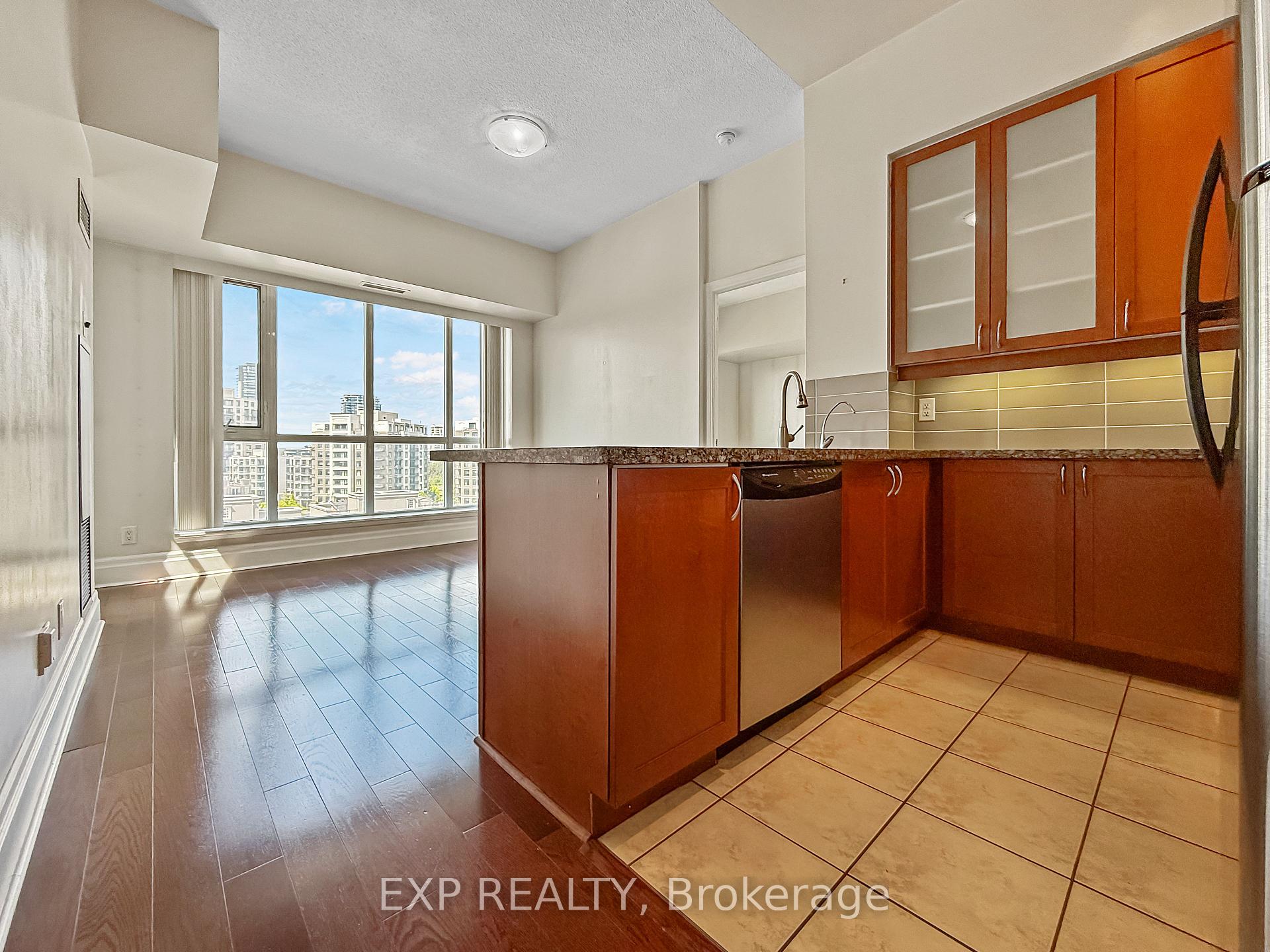 Photo 8 of Unit 702, 39 Upper Duke Crescent, Markham, Unionville — HOMEH