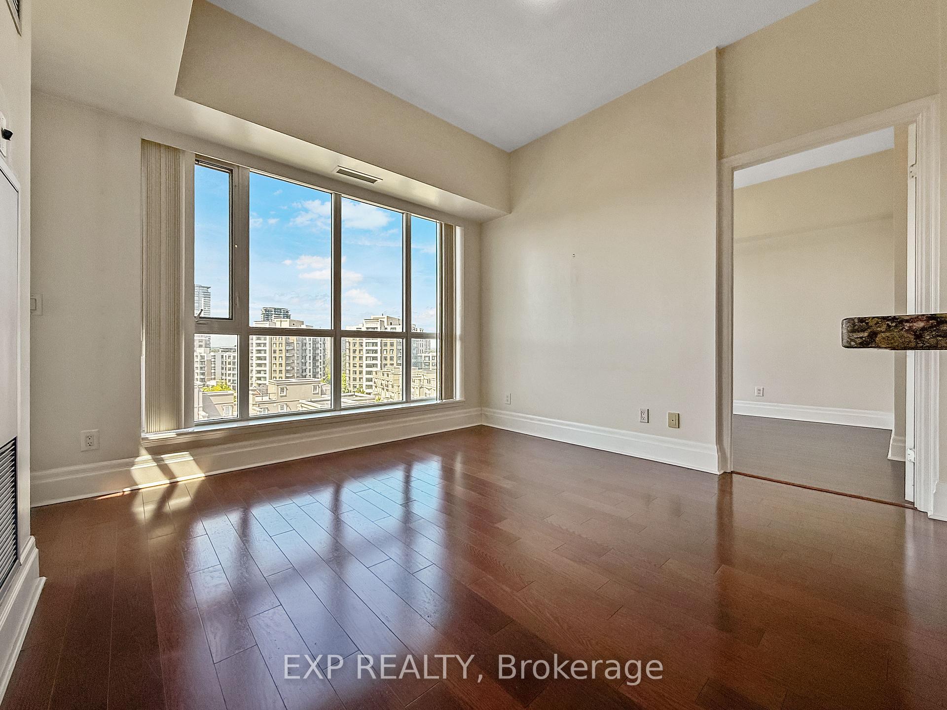 Photo 10 of Unit 702, 39 Upper Duke Crescent, Markham, Unionville — HOMEH