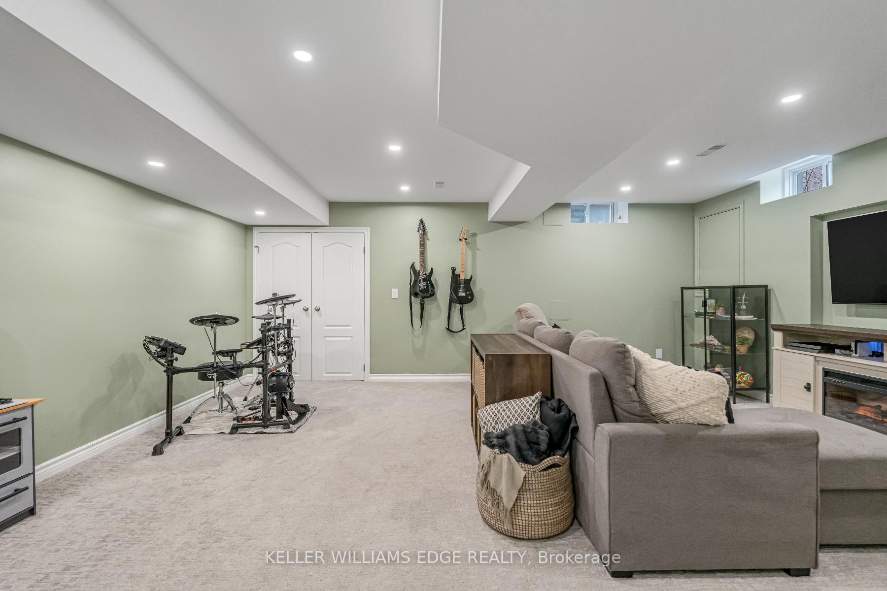 Photo 96 of 63 Harnesworth Crescent, Hamilton, Waterdown — HOMEH