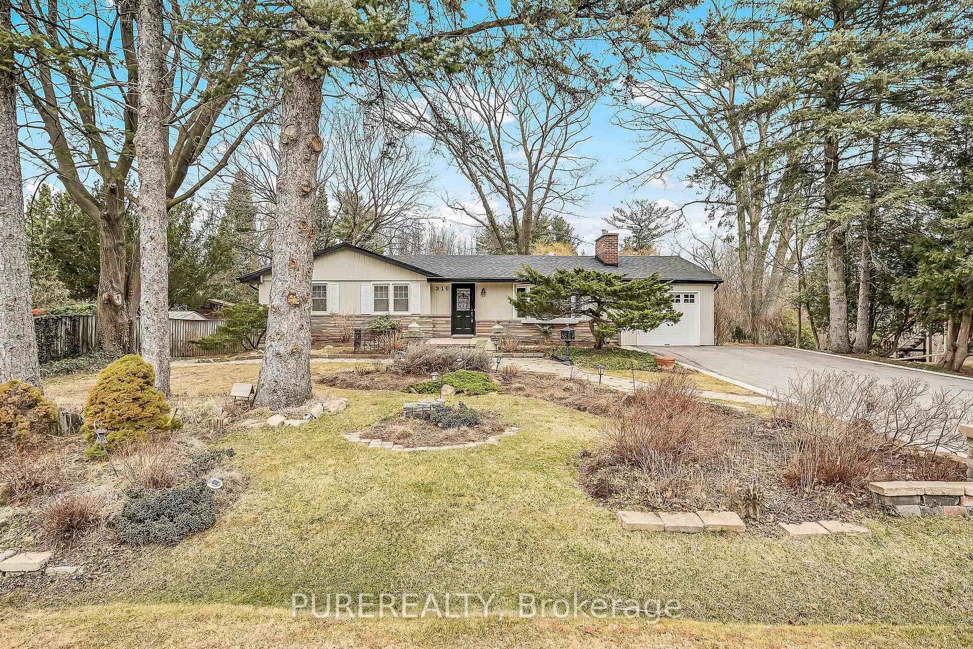 Photo 2 of 315 Woodworth Drive, Hamilton, Ancaster — HOMEH