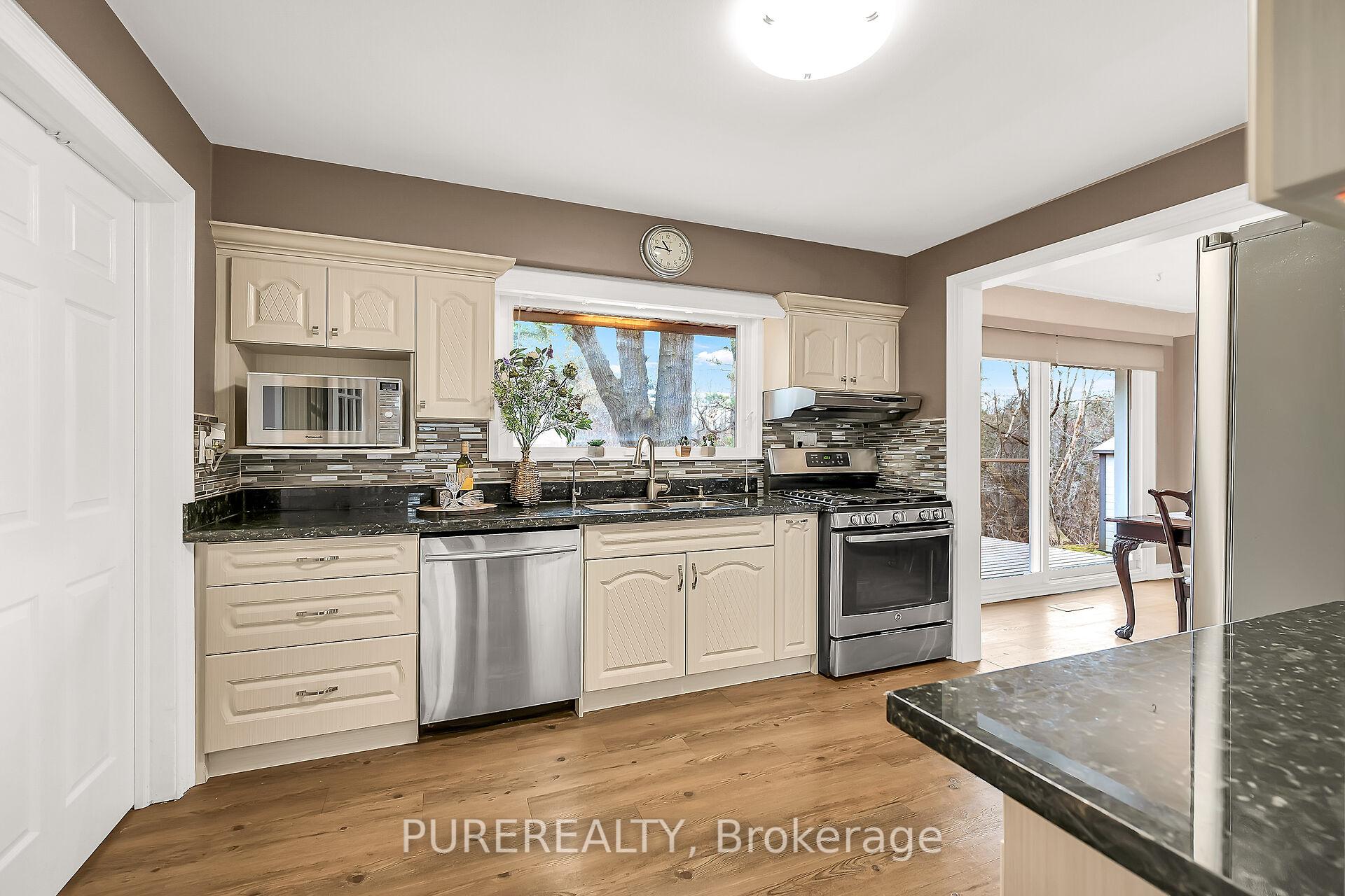 Photo 11 of 315 Woodworth Drive, Hamilton, Ancaster — HOMEH
