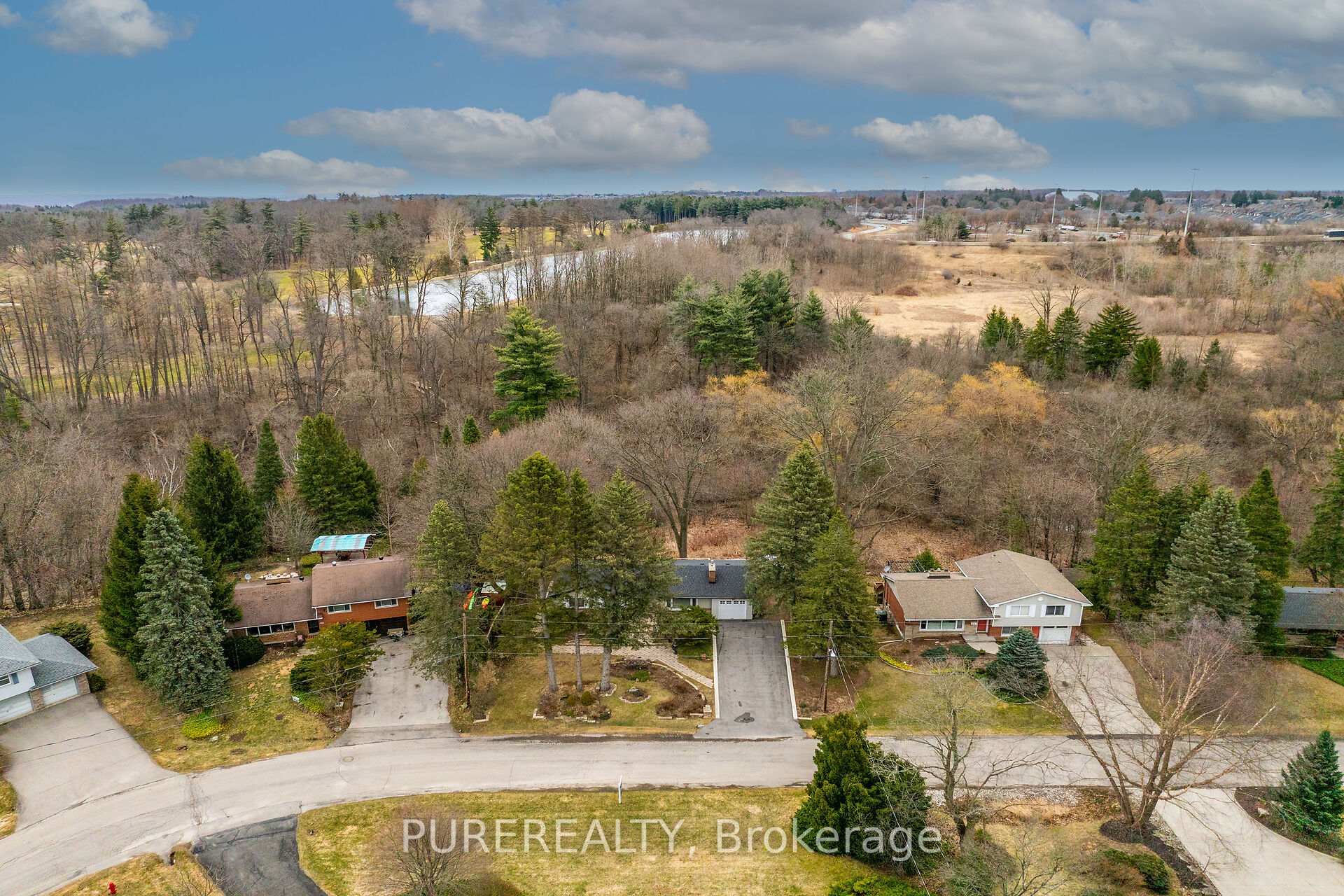 Photo 36 of 315 Woodworth Drive, Hamilton, Ancaster — HOMEH