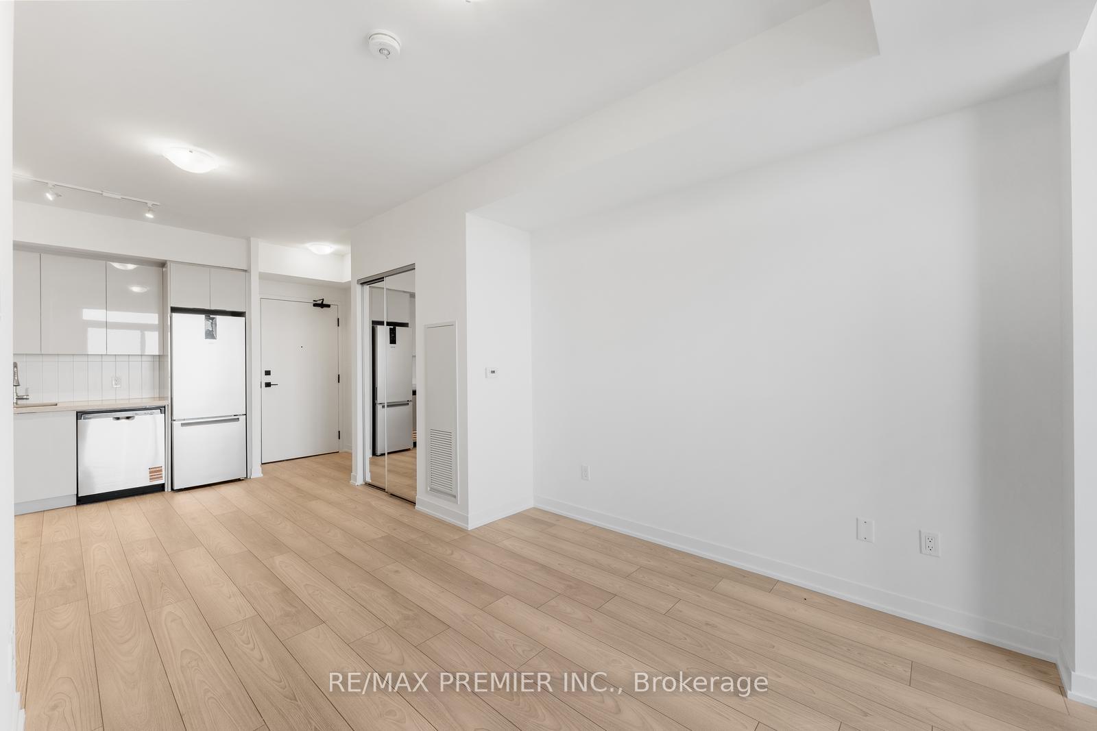 Photo 6 of Unit 2209, 474 Caldari Road, Vaughan, Concord — HOMEH