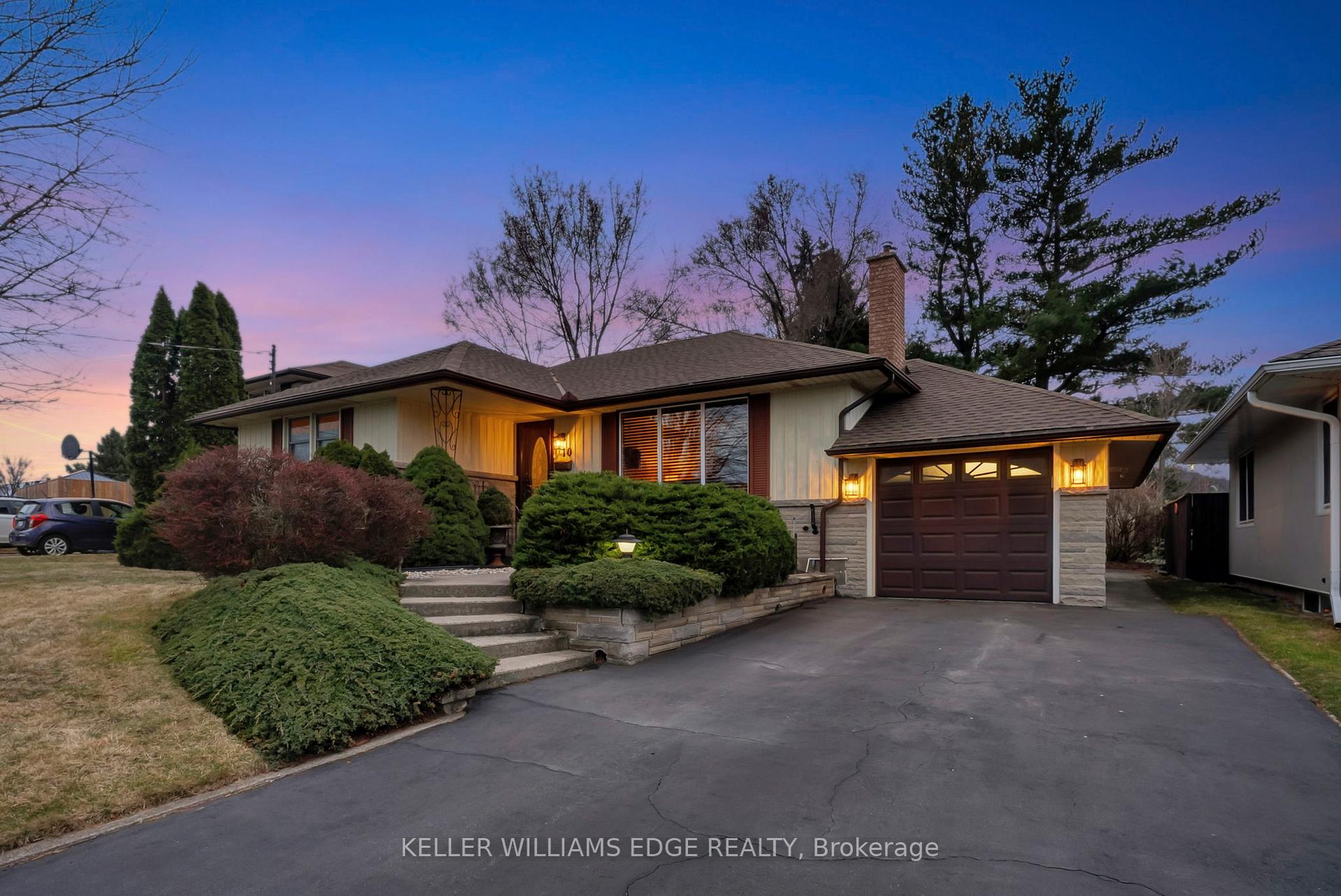 Photo 1 of 10 James Avenue, Hamilton, Stoney Creek — HOMEH