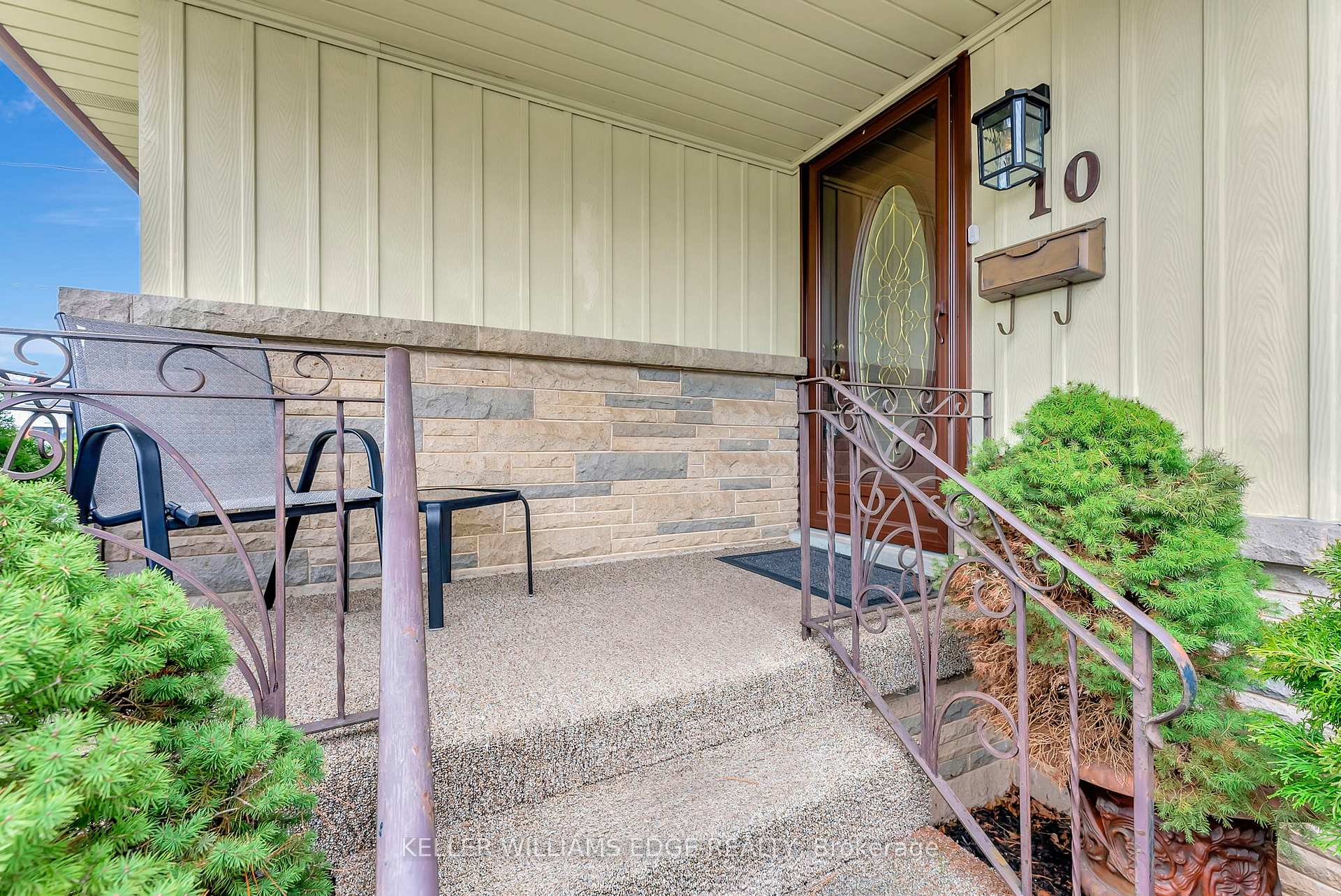 Photo 5 of 10 James Avenue, Hamilton, Stoney Creek — HOMEH