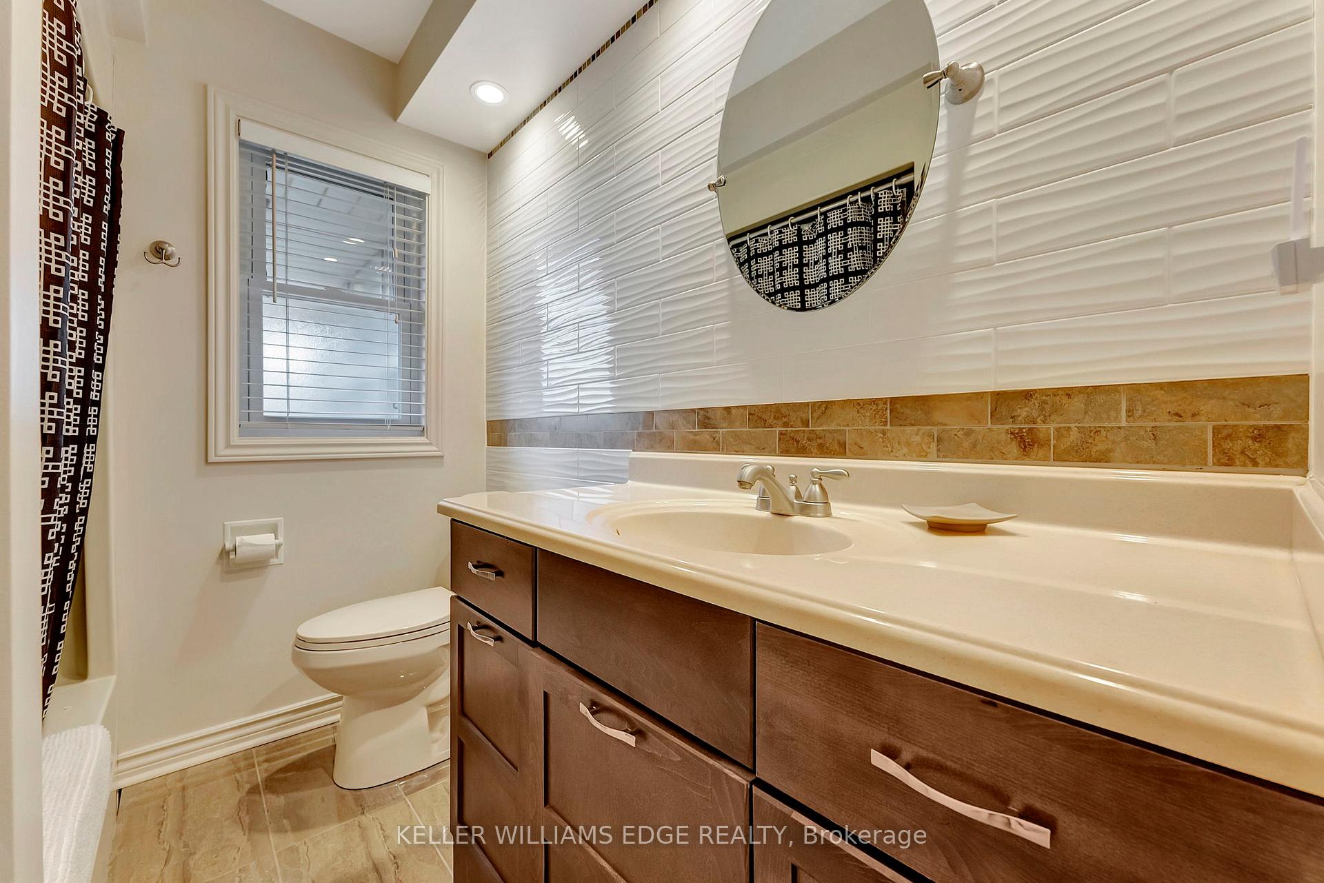 Photo 20 of 10 James Avenue, Hamilton, Stoney Creek — HOMEH