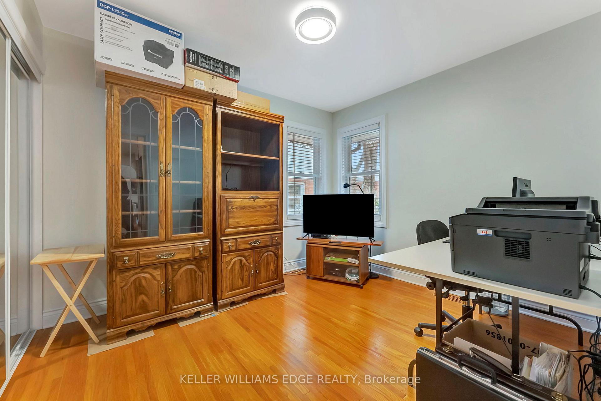 Photo 21 of 10 James Avenue, Hamilton, Stoney Creek — HOMEH