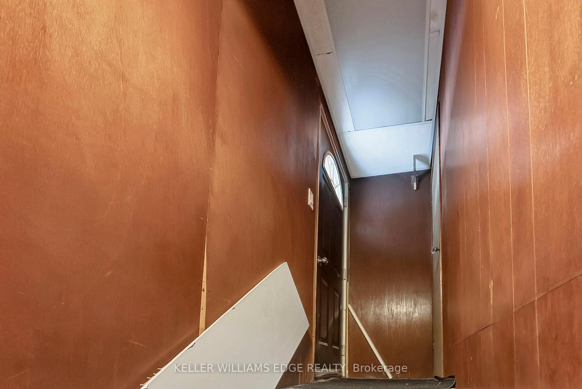 Photo 29 of 10 James Avenue, Hamilton, Stoney Creek — HOMEH