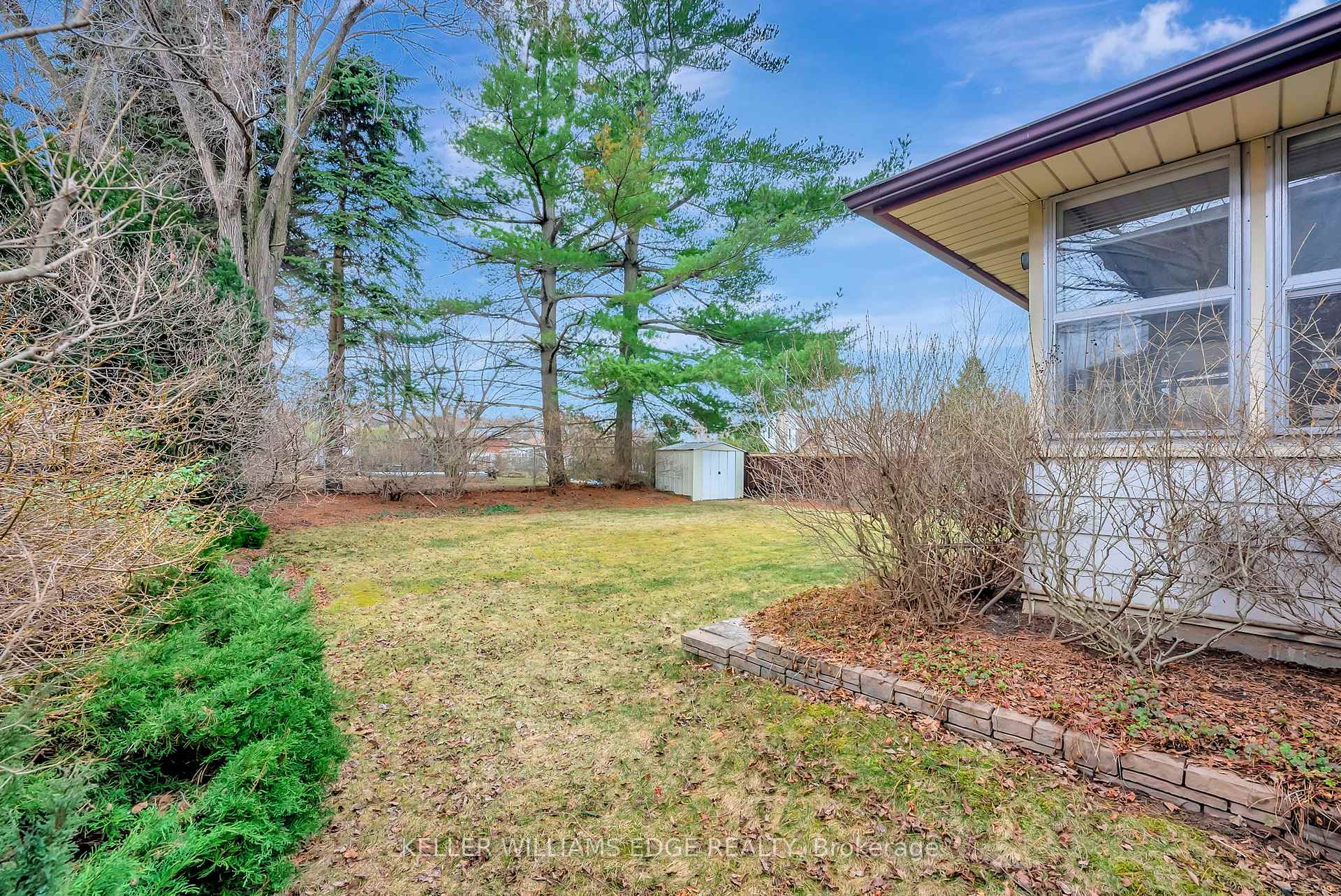 Photo 32 of 10 James Avenue, Hamilton, Stoney Creek — HOMEH