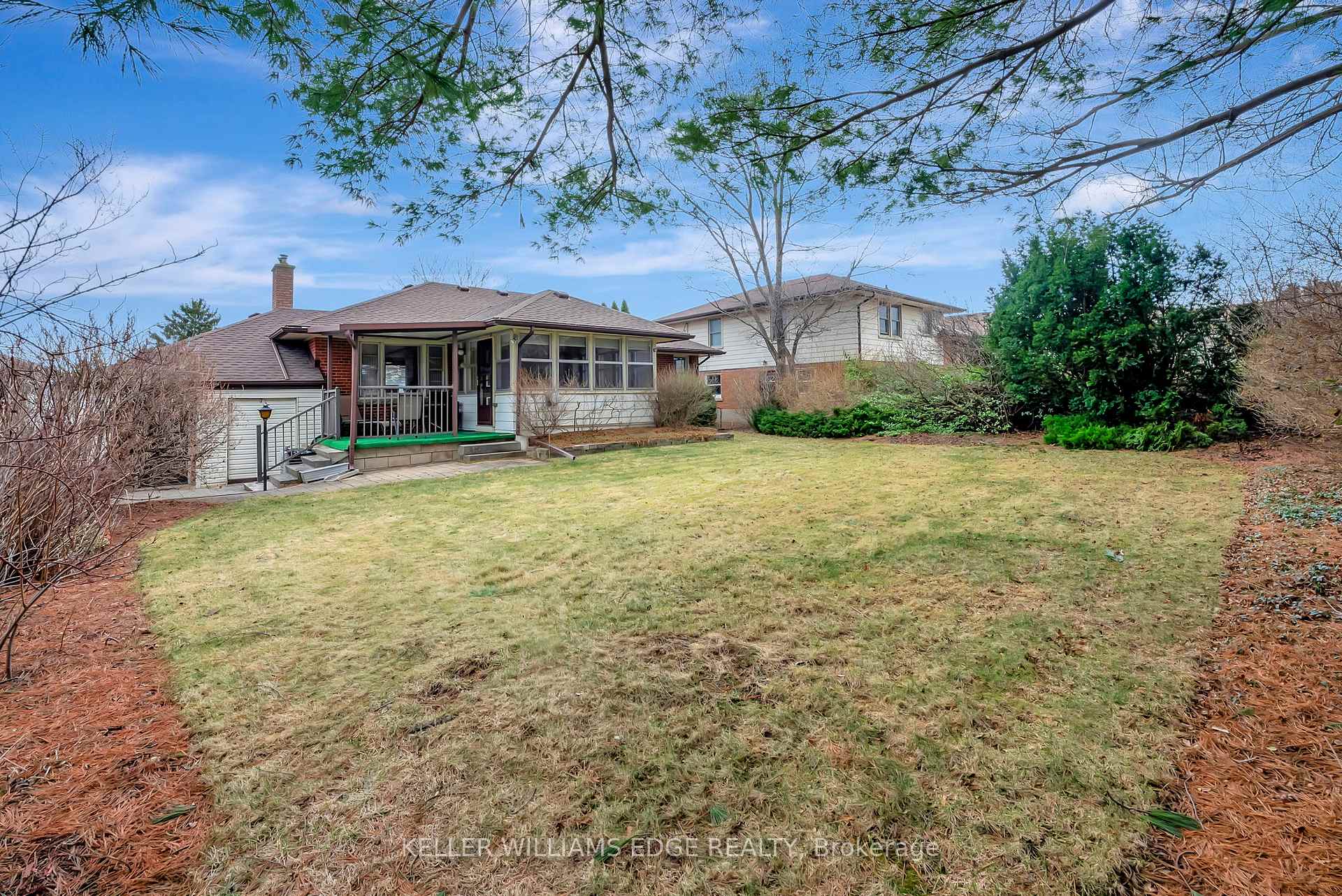 Photo 34 of 10 James Avenue, Hamilton, Stoney Creek — HOMEH