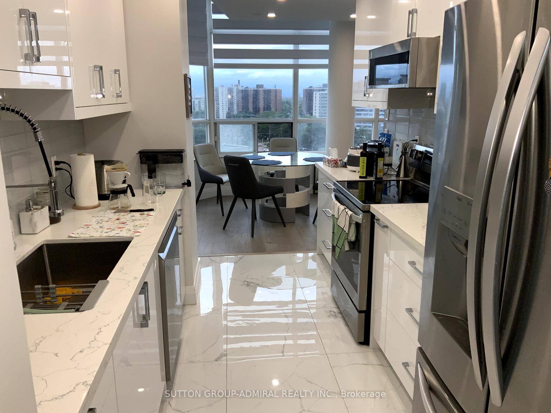 Photo 3 of Unit Ph04, 11 Townsgate Drive, Vaughan, Crestwood-Springfarm-Yorkhill — HOMEH