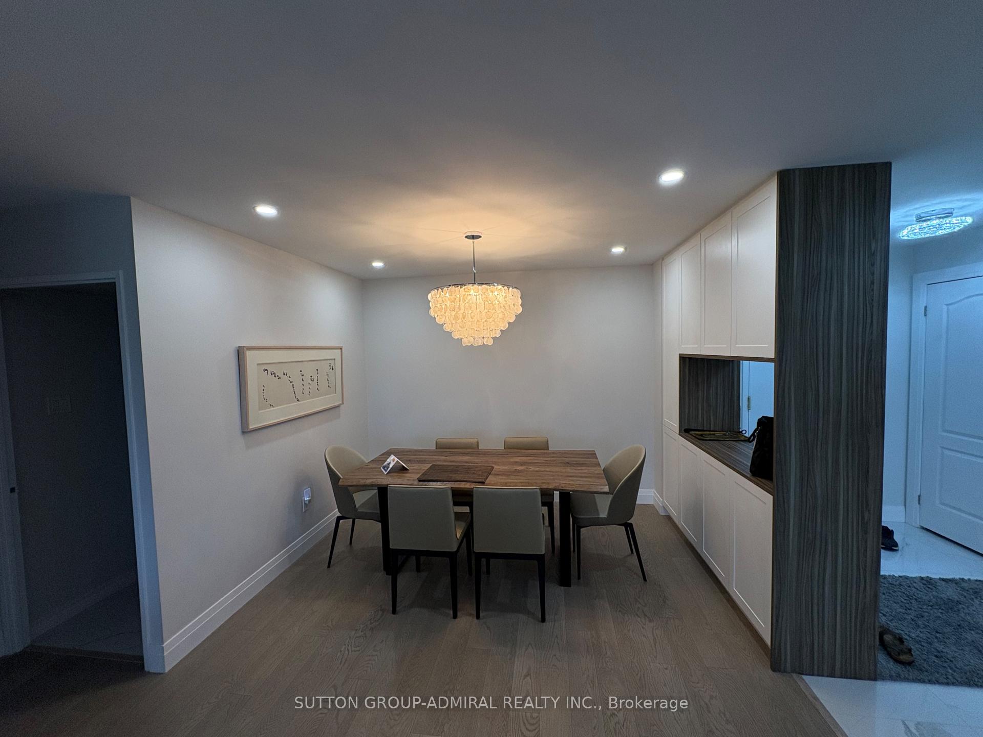 Photo 5 of Unit Ph04, 11 Townsgate Drive, Vaughan, Crestwood-Springfarm-Yorkhill — HOMEH