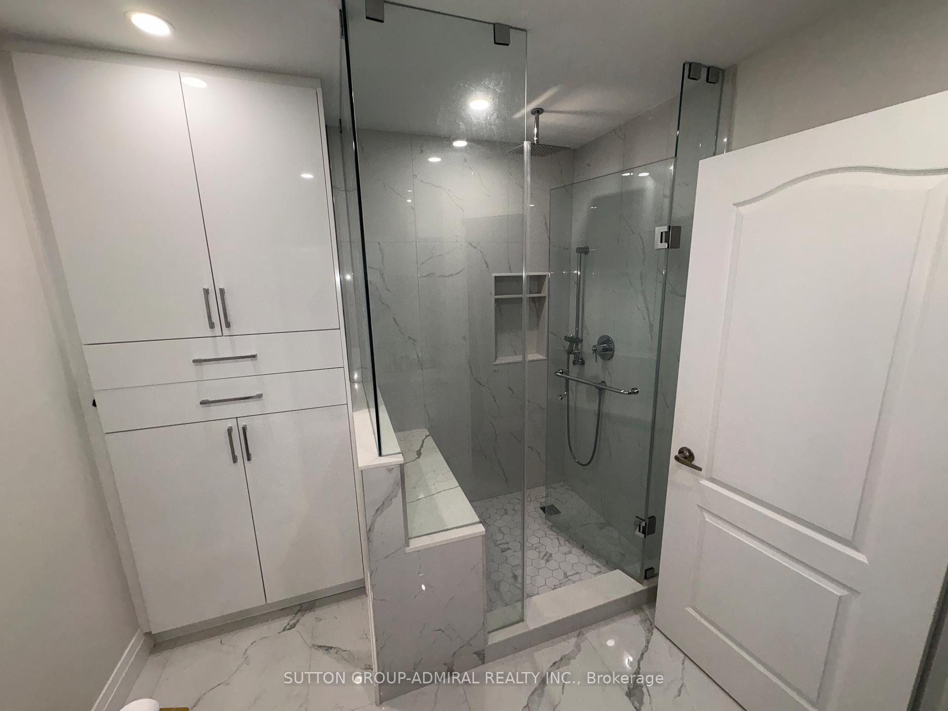 Photo 8 of Unit Ph04, 11 Townsgate Drive, Vaughan, Crestwood-Springfarm-Yorkhill — HOMEH