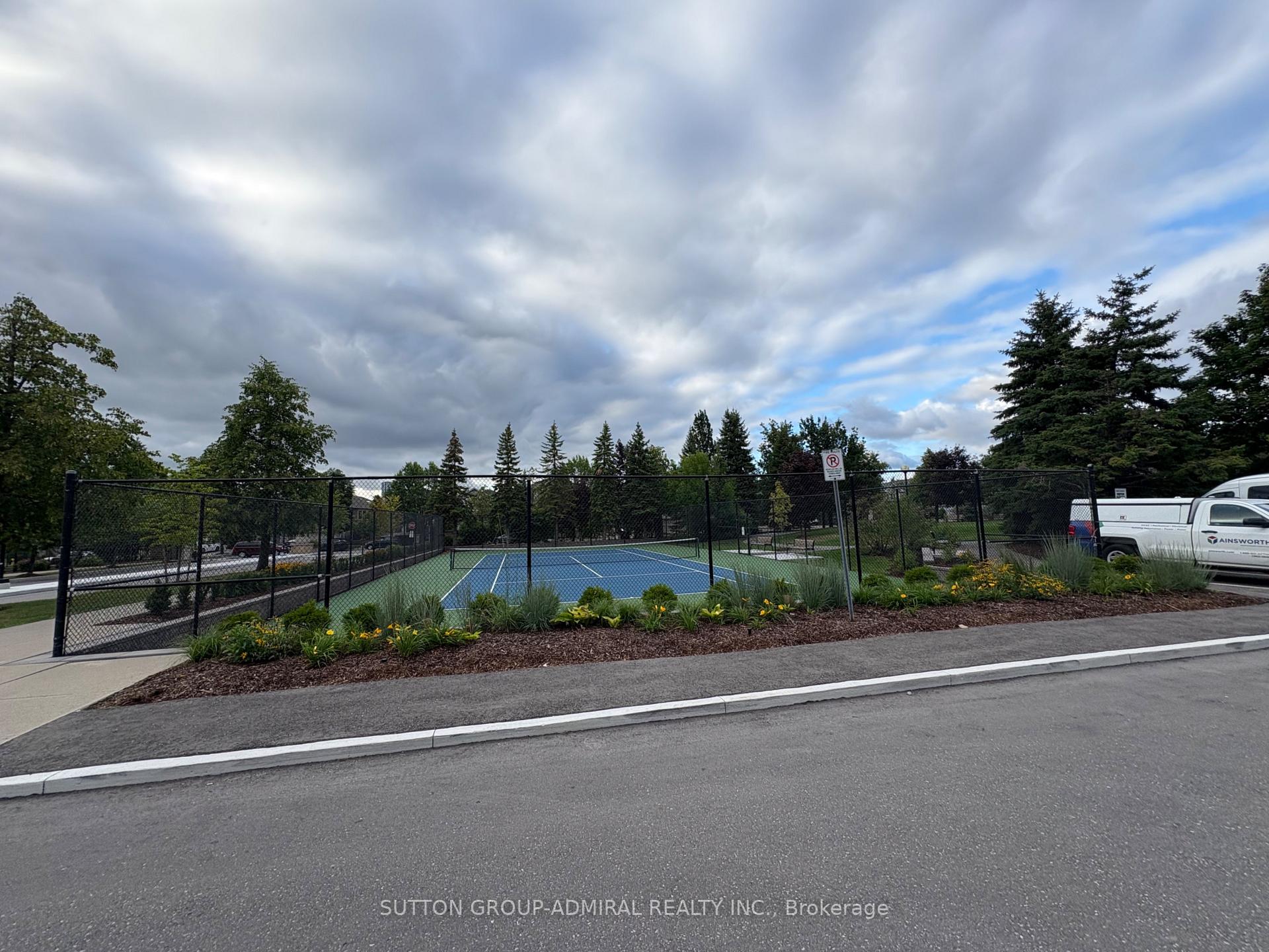 Photo 11 of Unit Ph04, 11 Townsgate Drive, Vaughan, Crestwood-Springfarm-Yorkhill — HOMEH