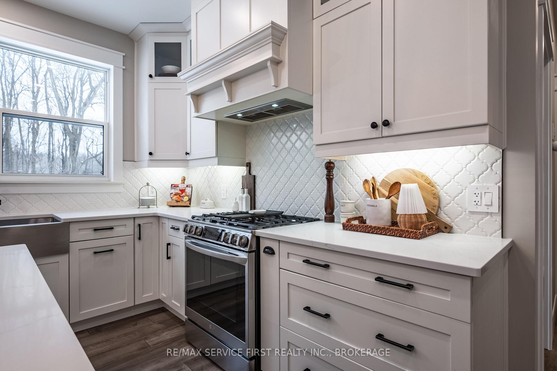Photo 15 of 1012 Applewood Lane, Frontenac, Frontenac South — HOMEH