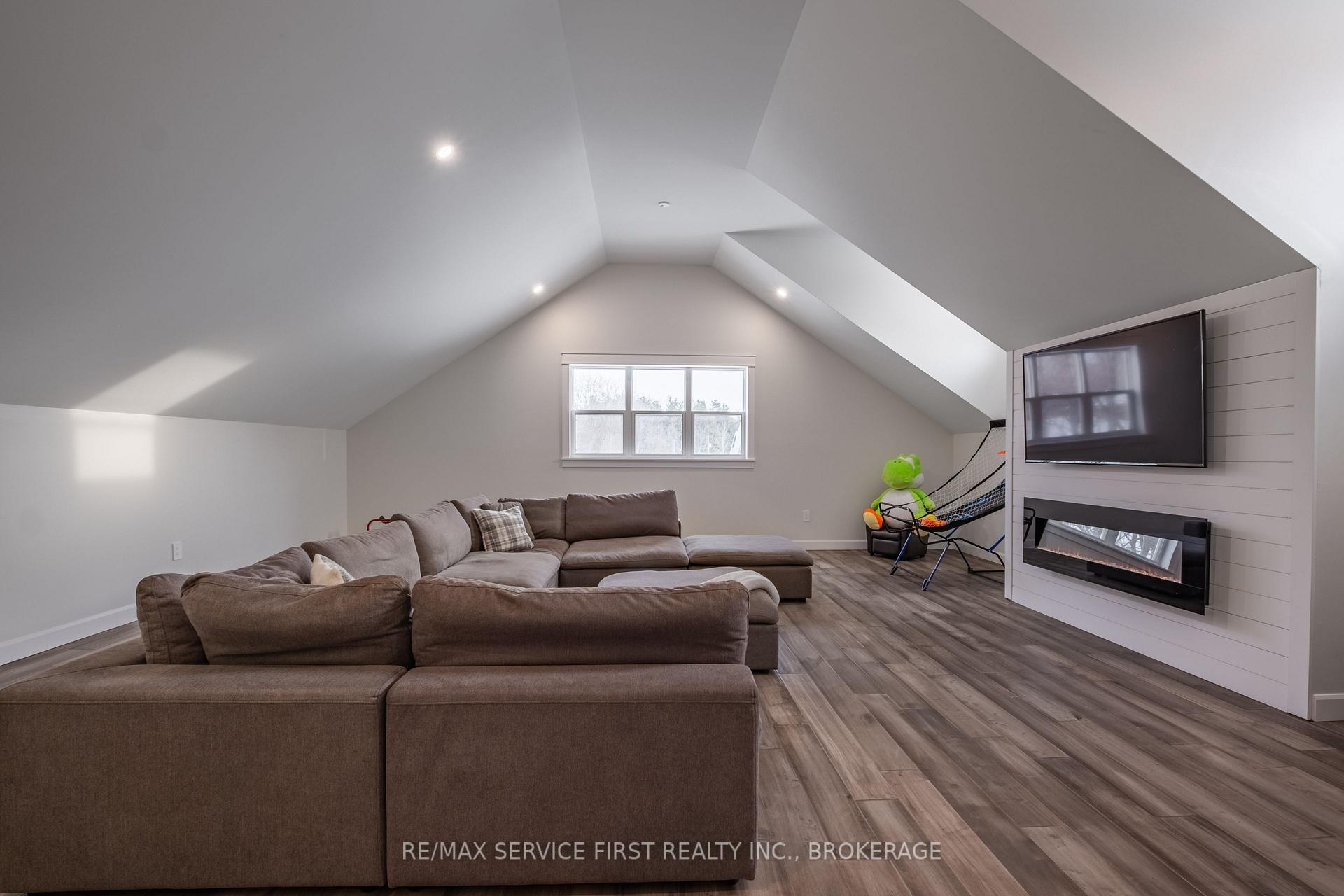 Photo 37 of 1012 Applewood Lane, Frontenac, Frontenac South — HOMEH