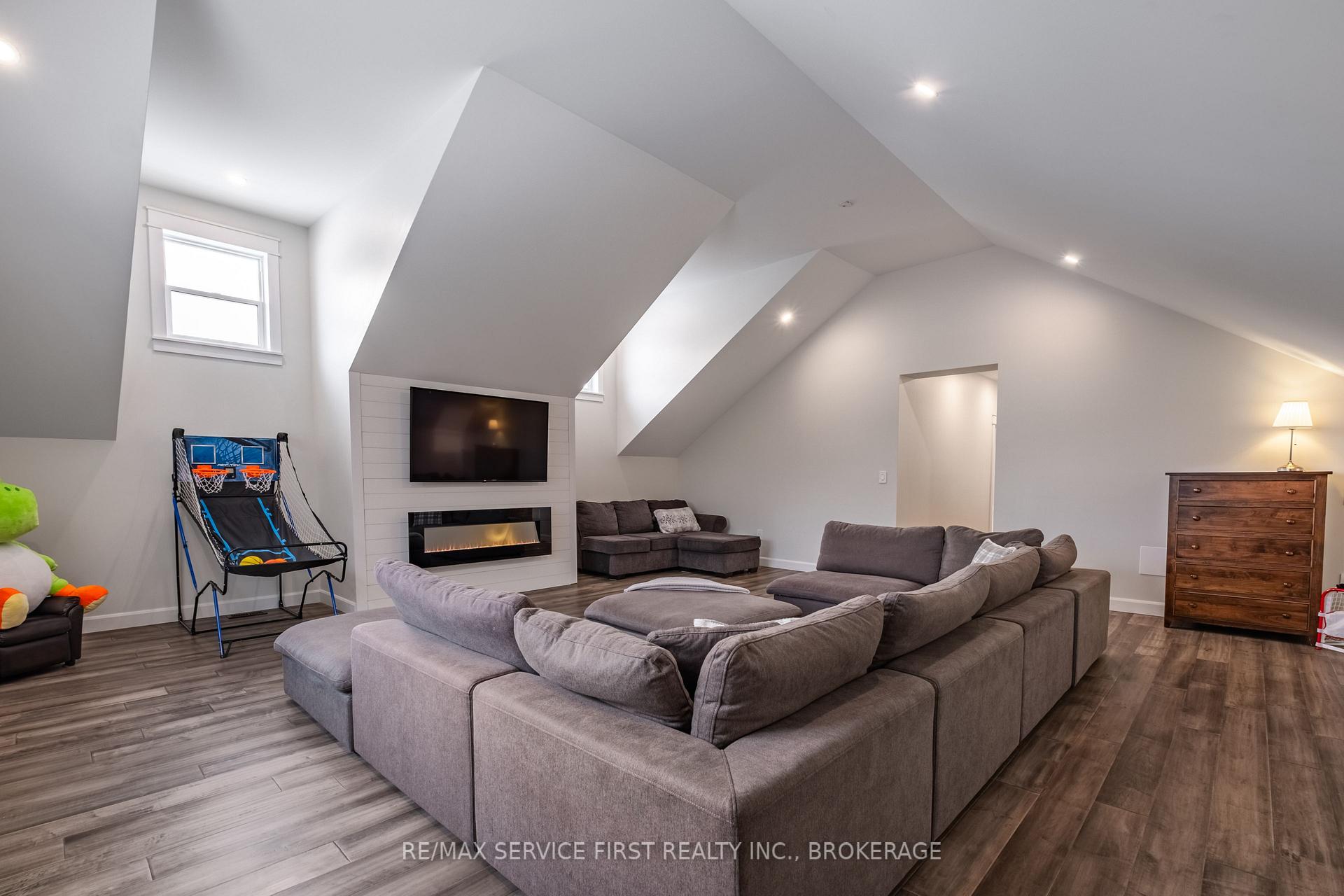 Photo 38 of 1012 Applewood Lane, Frontenac, Frontenac South — HOMEH
