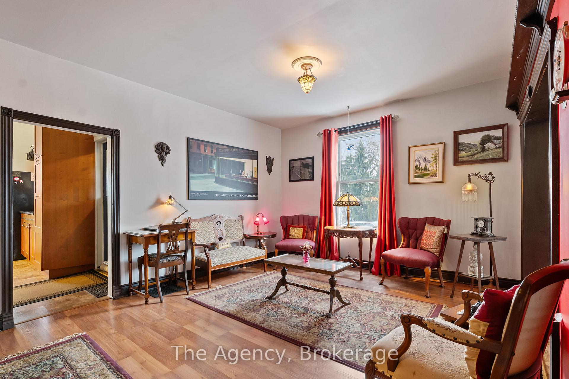 Photo 10 of 35 Jones Street, Hamilton, Strathcona — HOMEH