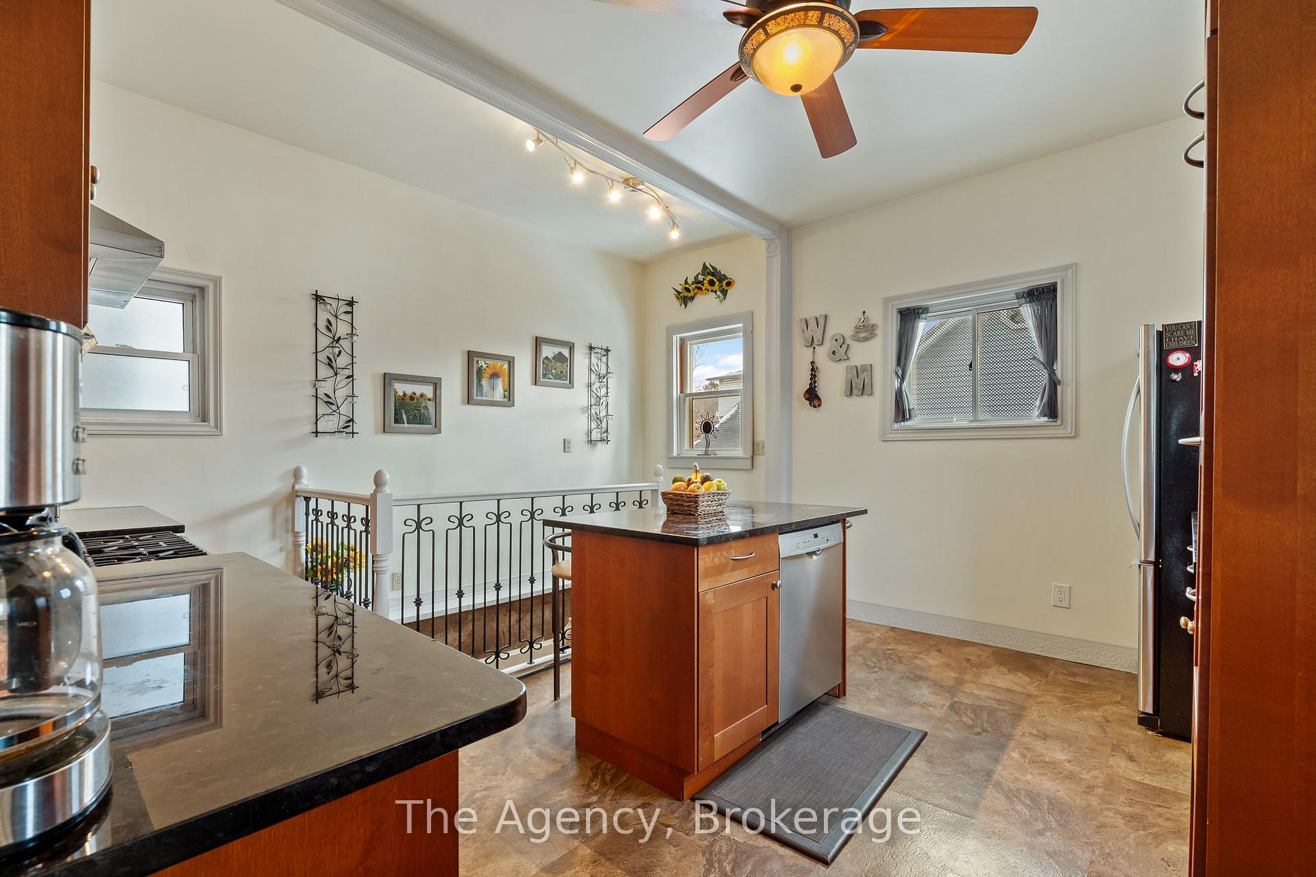 Photo 11 of 35 Jones Street, Hamilton, Strathcona — HOMEH