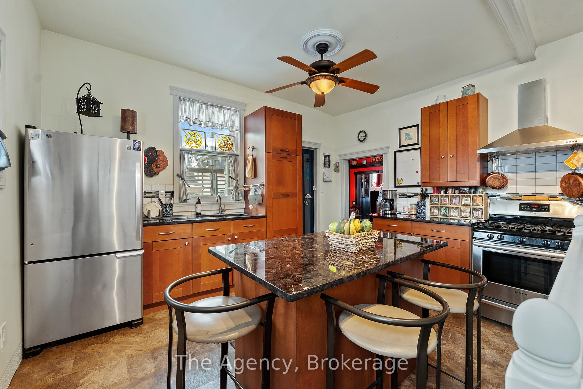 Photo 12 of 35 Jones Street, Hamilton, Strathcona — HOMEH
