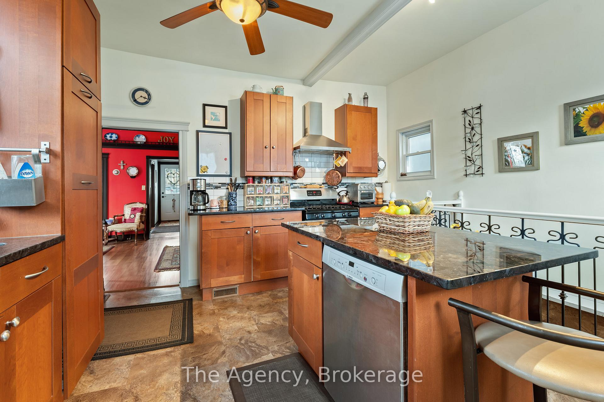 Photo 13 of 35 Jones Street, Hamilton, Strathcona — HOMEH