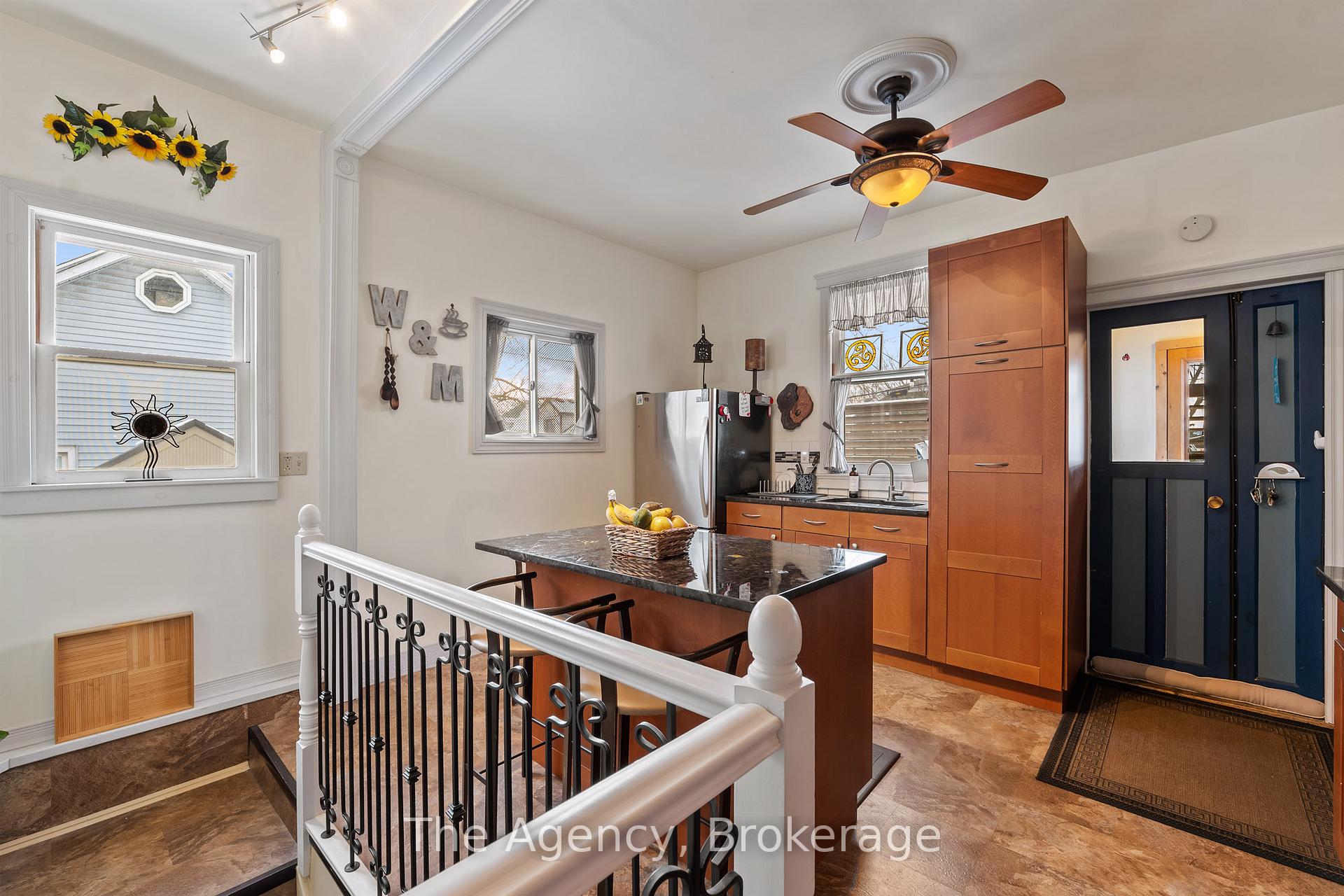 Photo 14 of 35 Jones Street, Hamilton, Strathcona — HOMEH