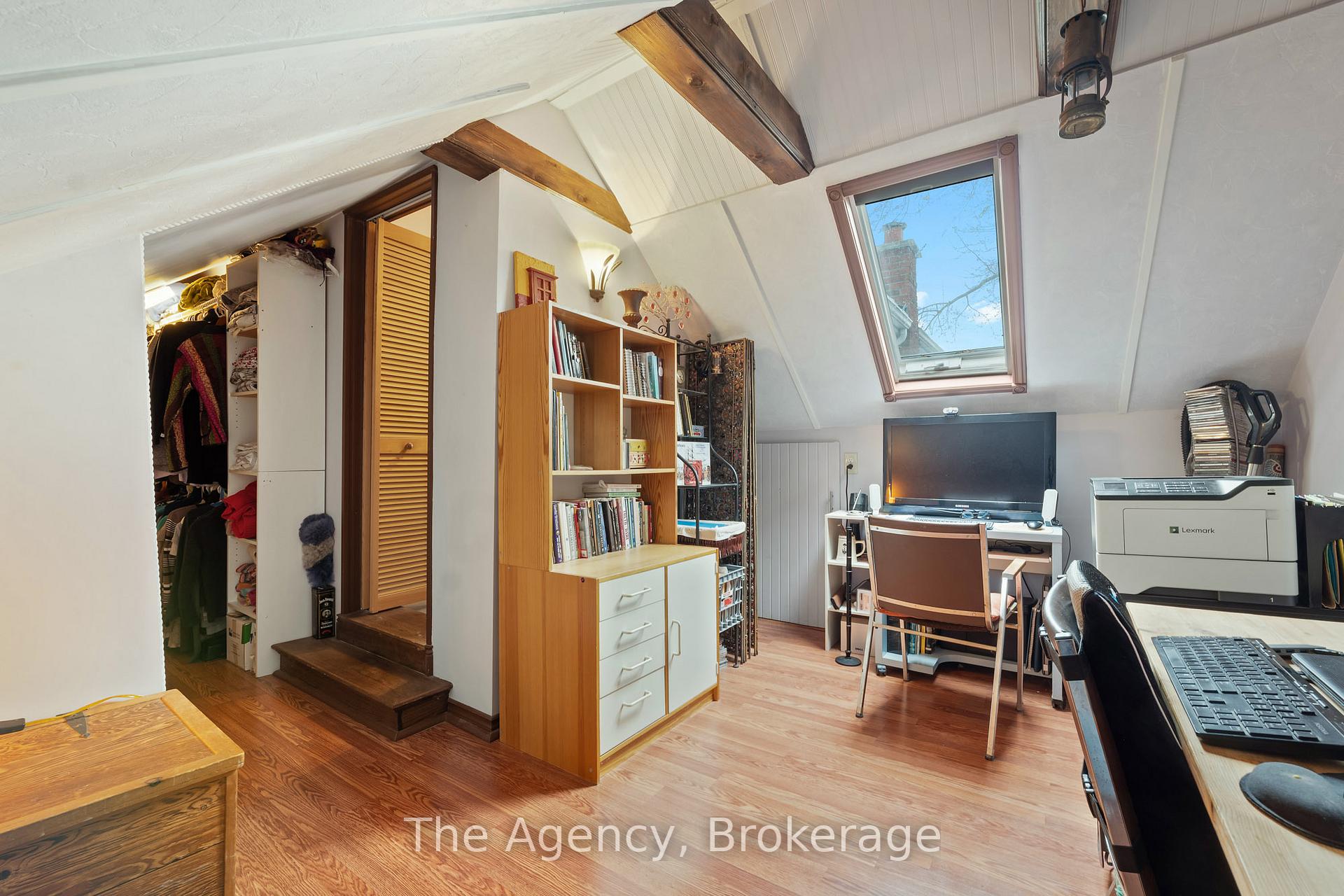 Photo 20 of 35 Jones Street, Hamilton, Strathcona — HOMEH
