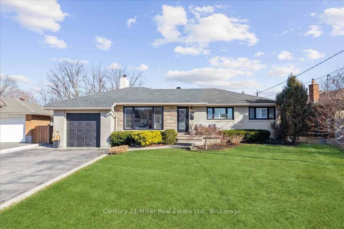Photo 2 of 30 Grande Avenue, Hamilton, Stoney Creek — HOMEH