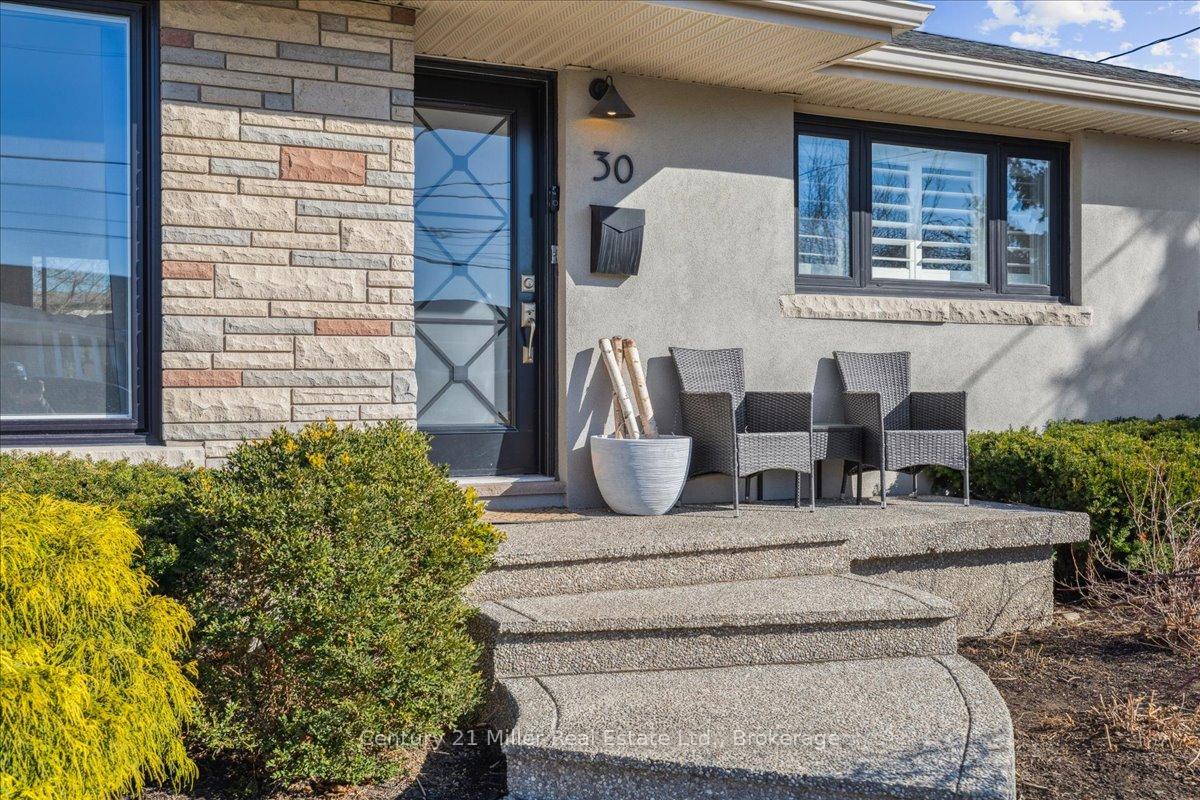 Photo 22 of 30 Grande Avenue, Hamilton, Stoney Creek — HOMEH